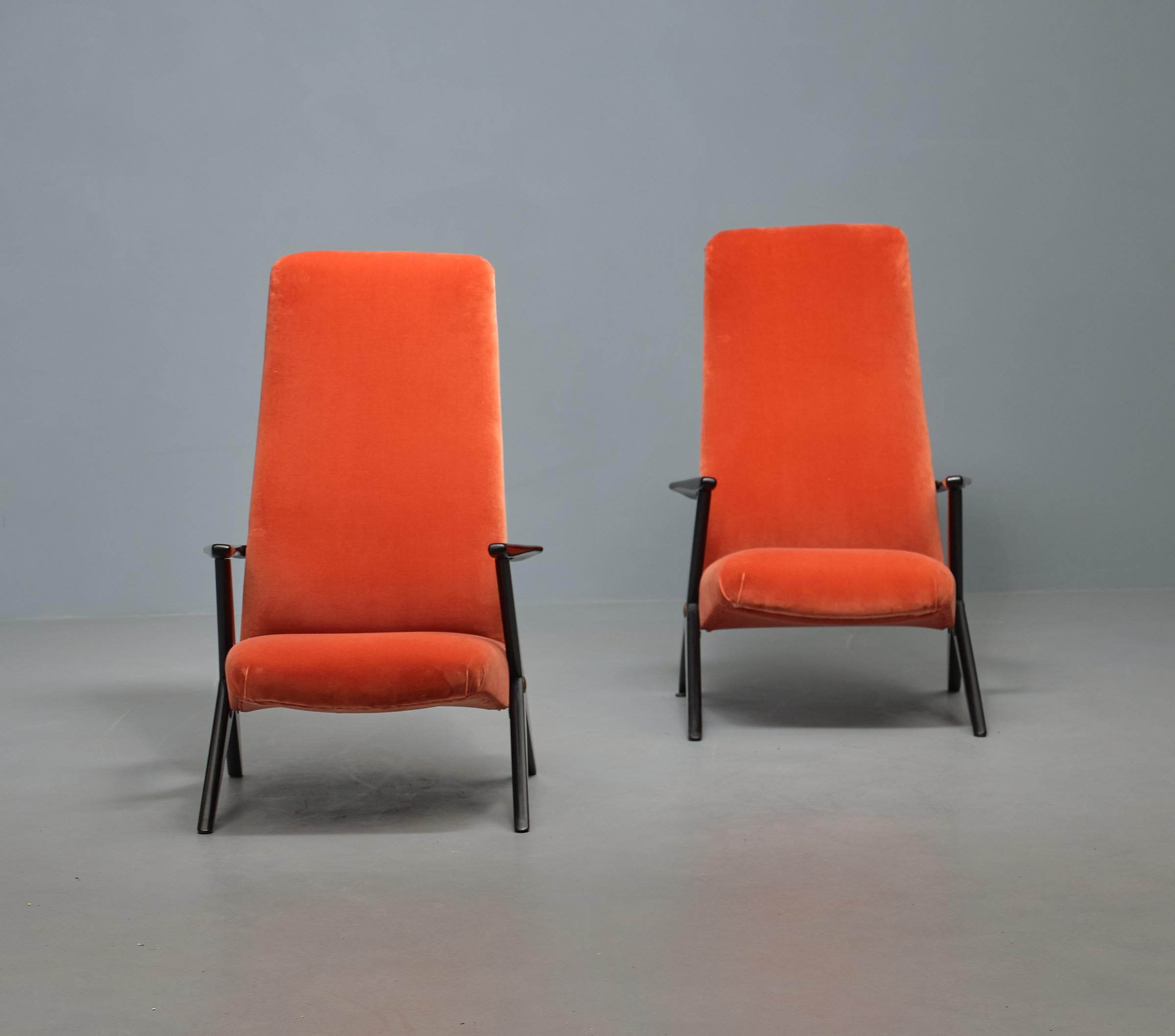 Velours Chaises longues design suédoises - Modèle Triva de Bengt Ruda en velours Aragosta en vente