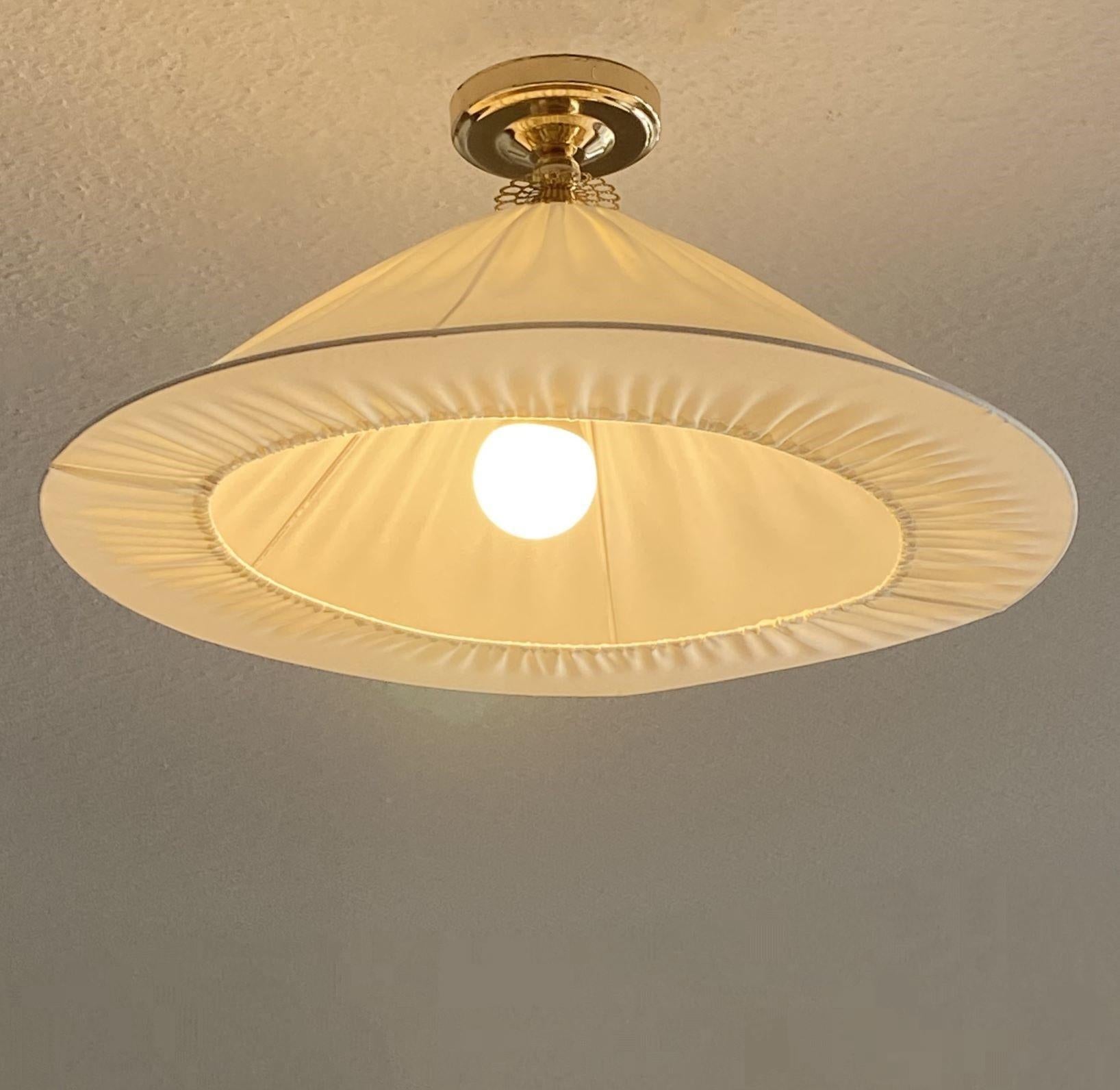 Empotrable textil de latón de diseño sueco de mediados de siglo,  Finlandia, años 50 en venta 1