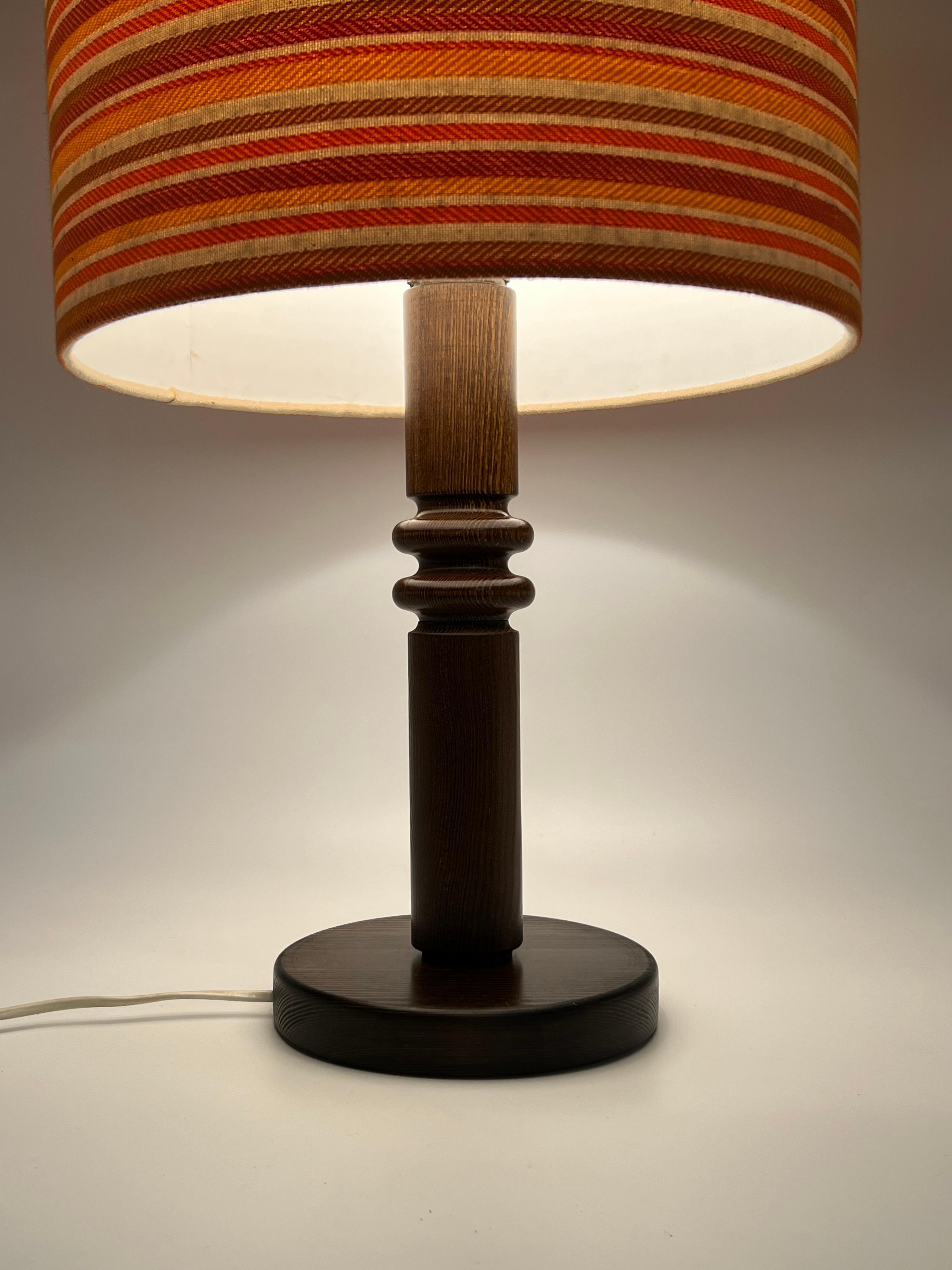 Swedish Design, Nature Pine Table Lamp, 1970s, Uno Kristiansson Style In Good Condition For Sale In Skien, NO