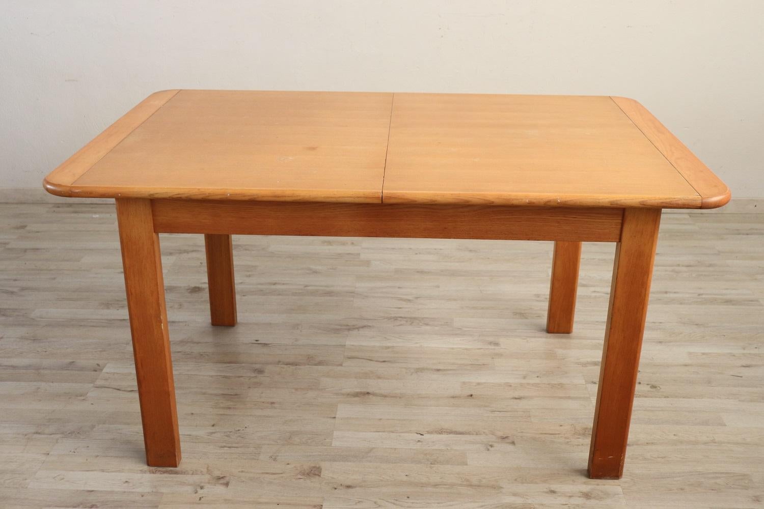 Swedish Design Set of Dining Room Extendable Table with Four Chairs In Good Condition In Casale Monferrato, IT