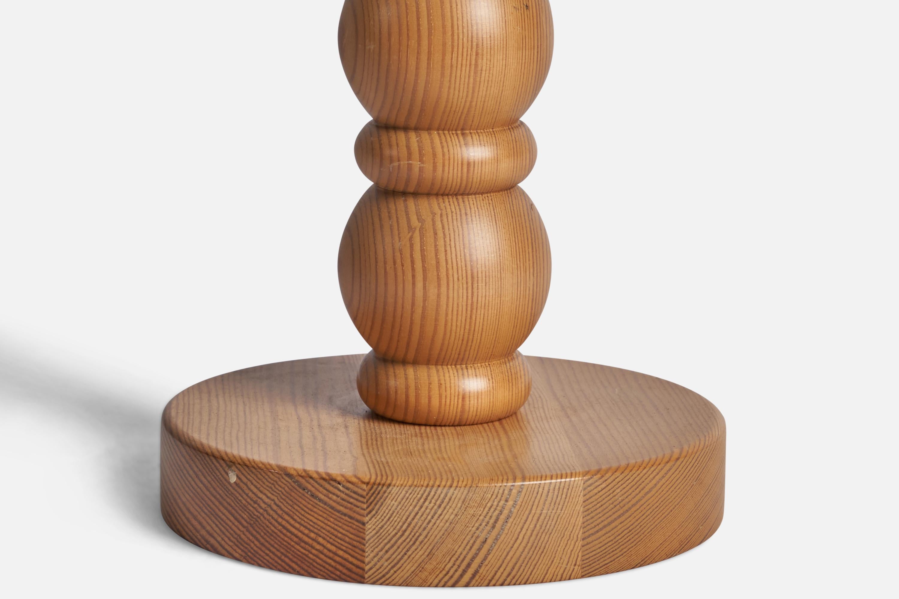 Design suédois, lampe de bureau, pin, Suède, 1970 Bon état - En vente à High Point, NC