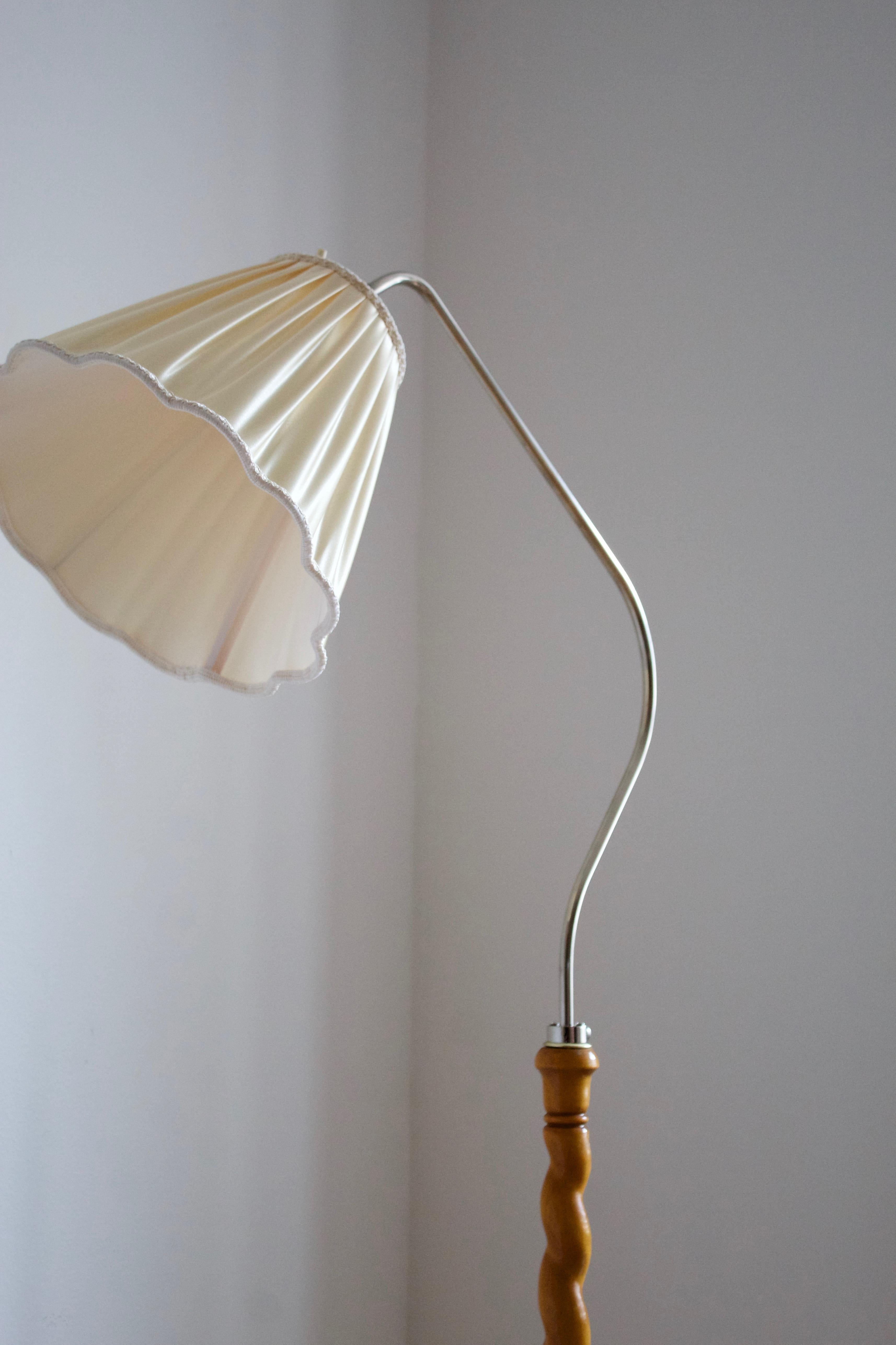 Scandinavian Modern Swedish Designer, Adjustable Floor Lamp, Chome steel, Wood, Fabric, 1940s