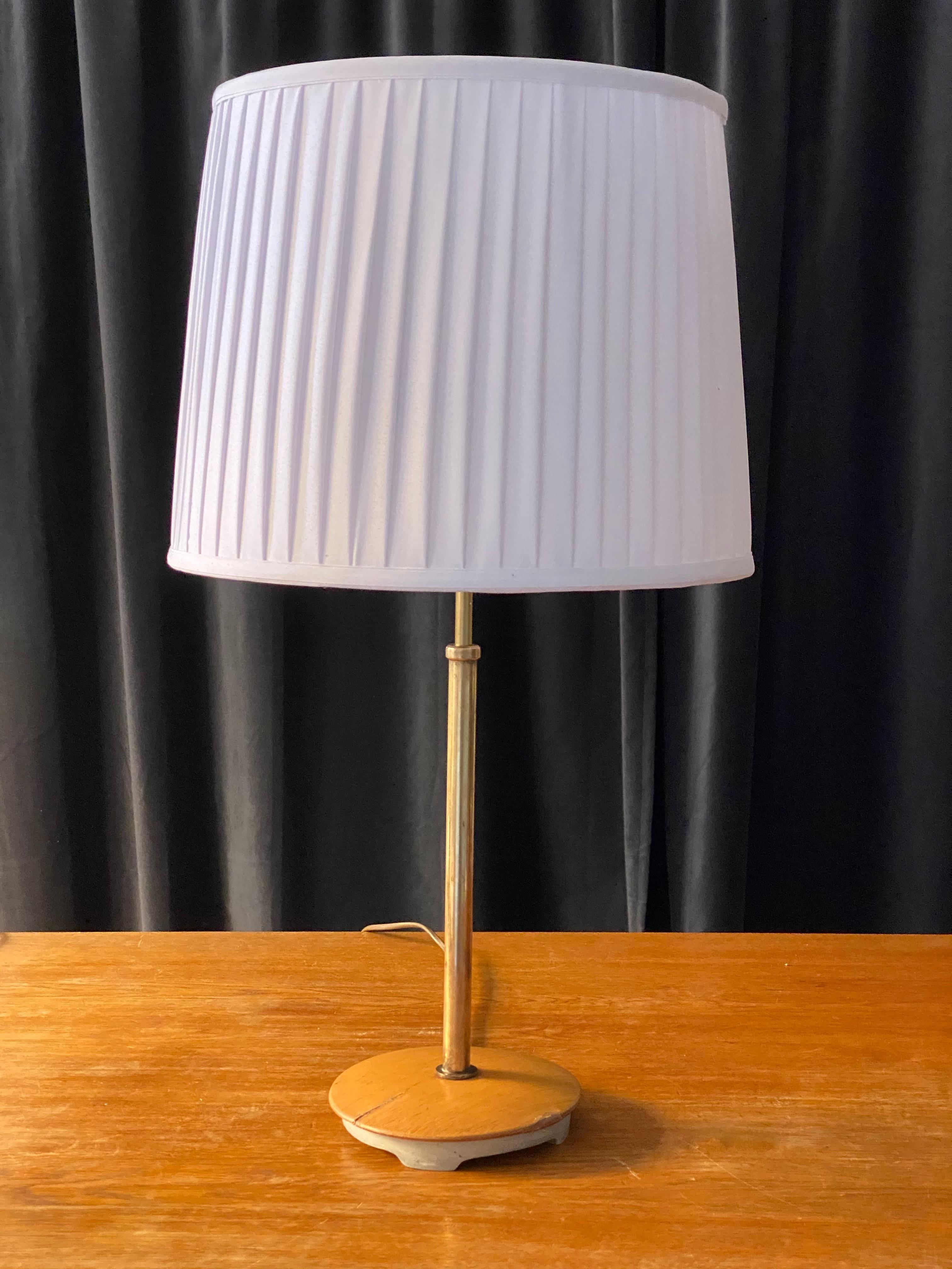 Scandinavian Modern Bertil Brisborg, Adjustable Functionalist Table Lamp Cast Metal Brass, Oak 1940s