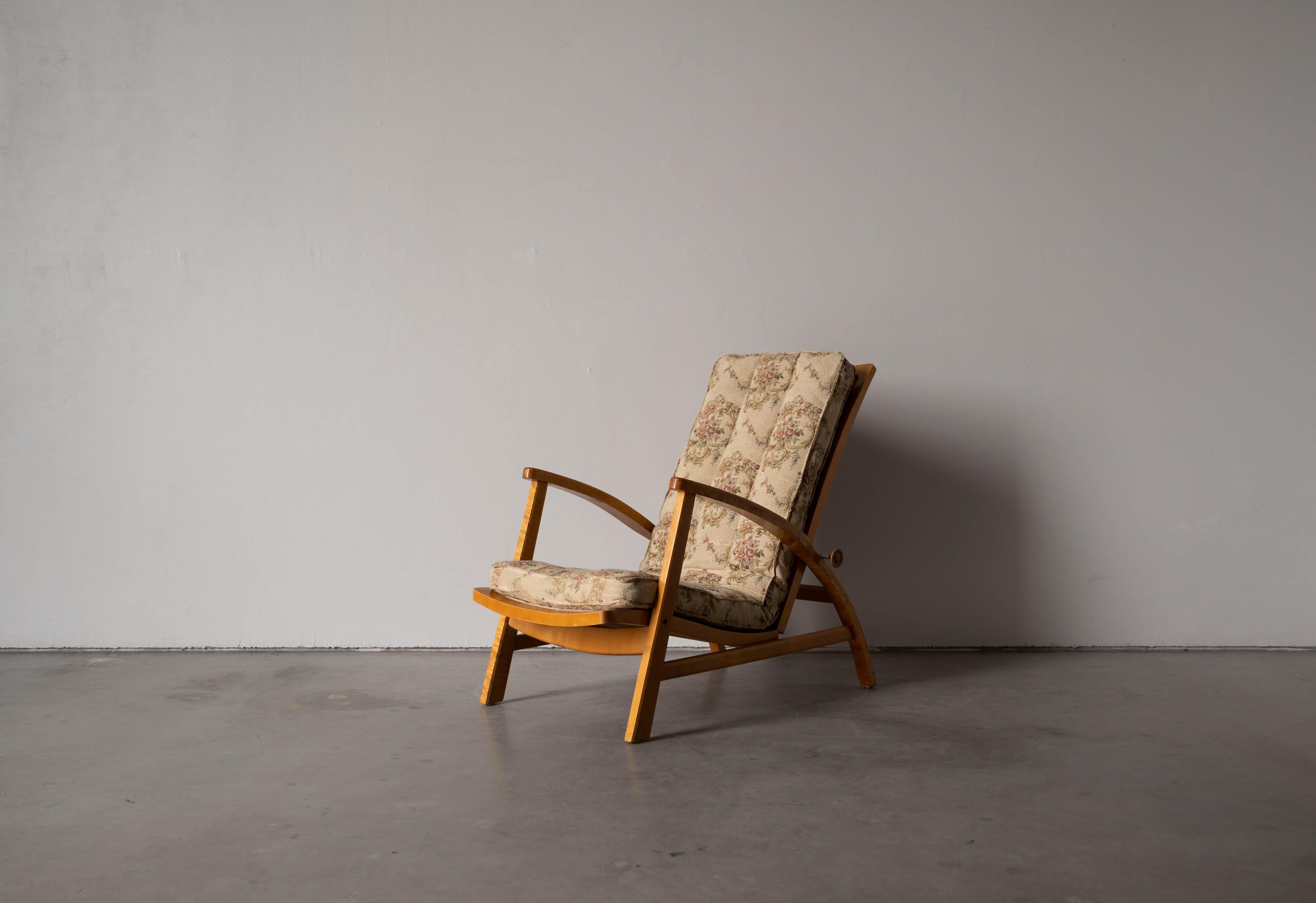 Mid-Century Modern Swedish Designer, Adjustable Lounge Chair, Wood, Fabric, Metal Sweden, 1940s