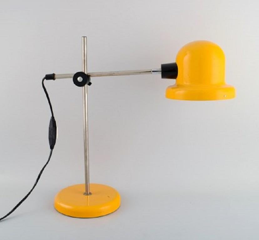 Swedish Designer, Adjustable Retro Desk Lamp in Yellow Lacquered Metal, 1970s For Sale 2