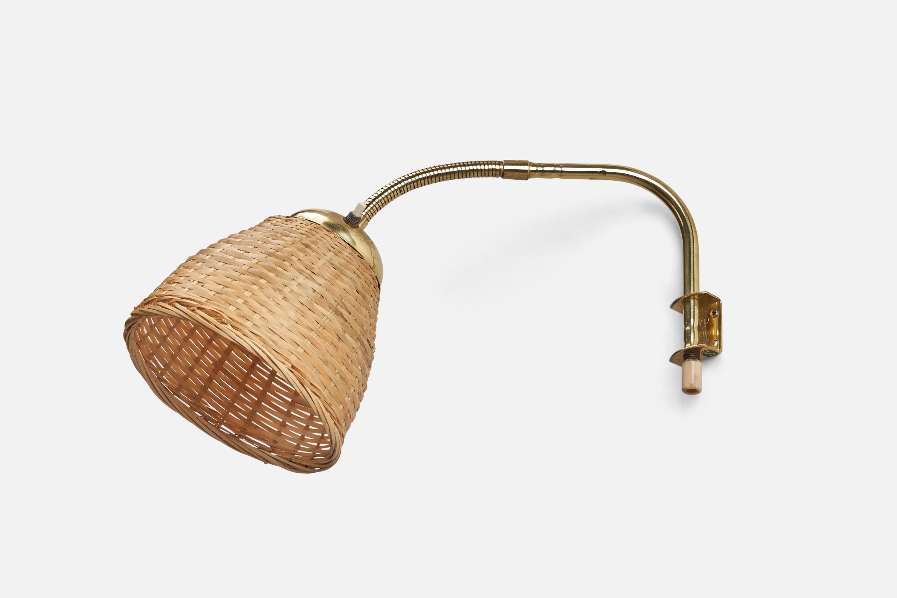 Swedish Designer, Adjustable Wall Light, Brass, Rattan, Sweden, 1940s In Good Condition For Sale In High Point, NC