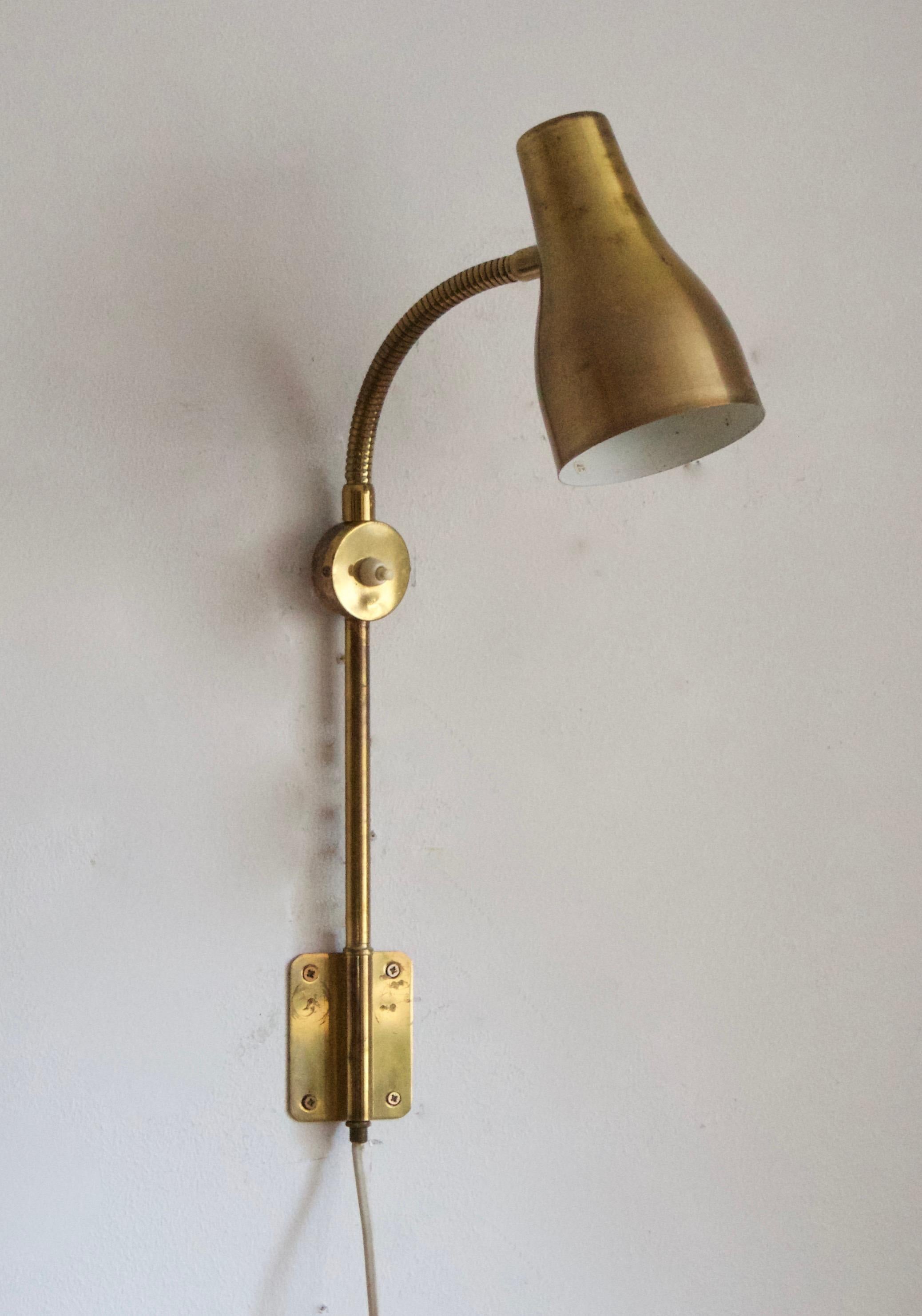 Swedish Designer, Adjustable Wall Light, Brass, Sweden, 1950s In Good Condition For Sale In High Point, NC