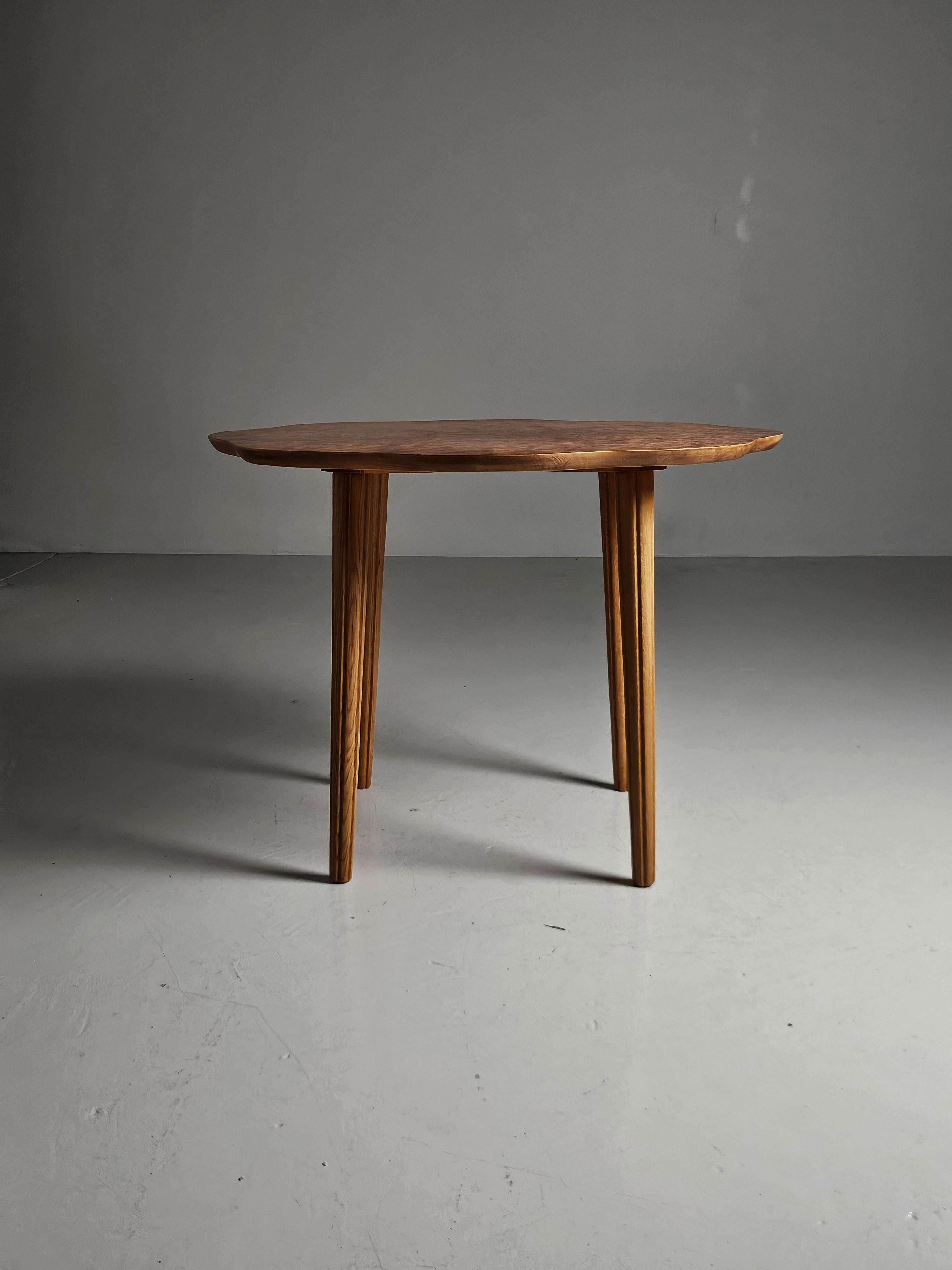 Swedish designer alder root coffee table from the 1940s In Good Condition In Eskilstuna, SE