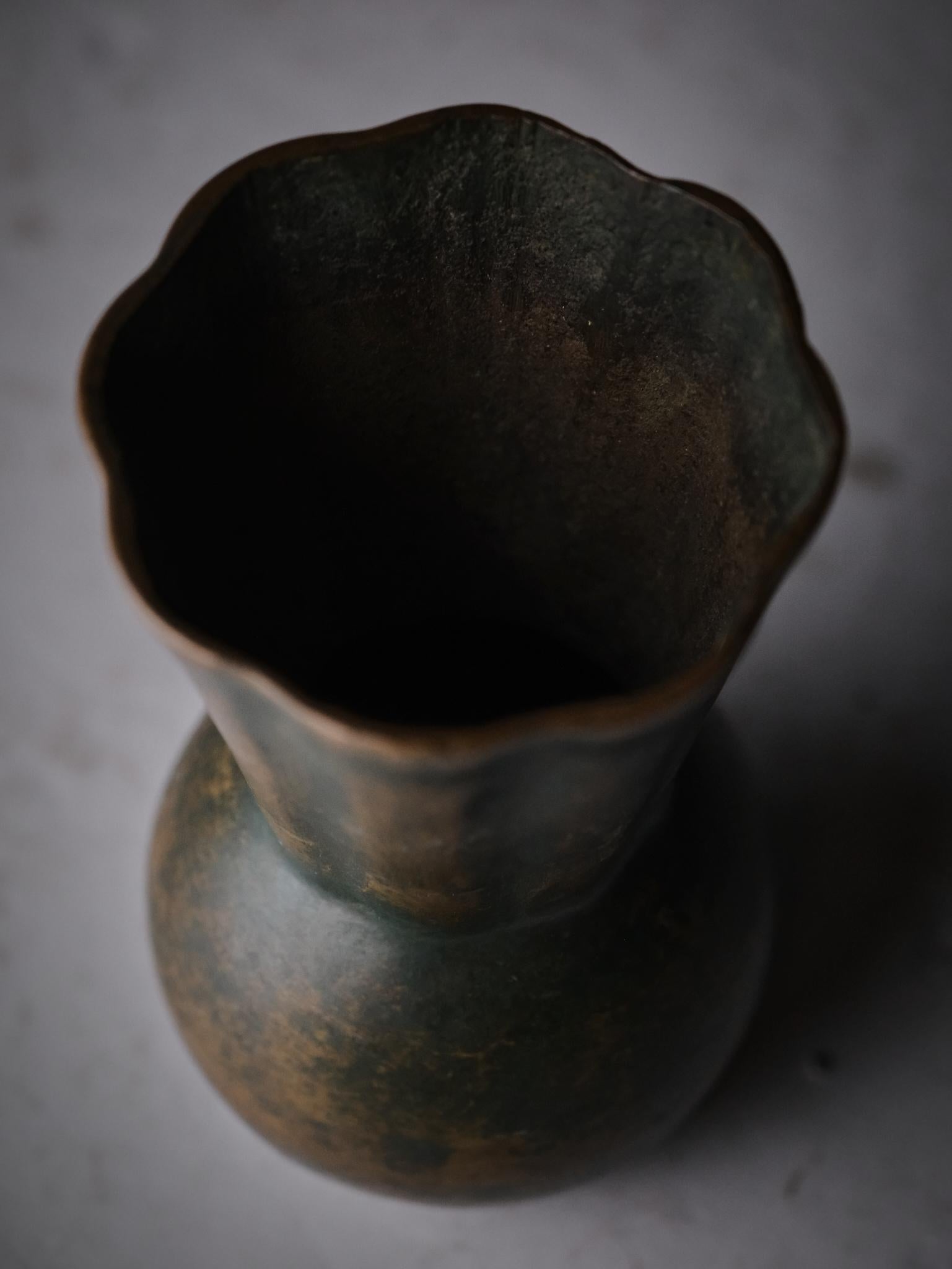 Schwedische Designer-Vase aus Bronze im Art déco-Stil, 1930er Jahre (20. Jahrhundert) im Angebot