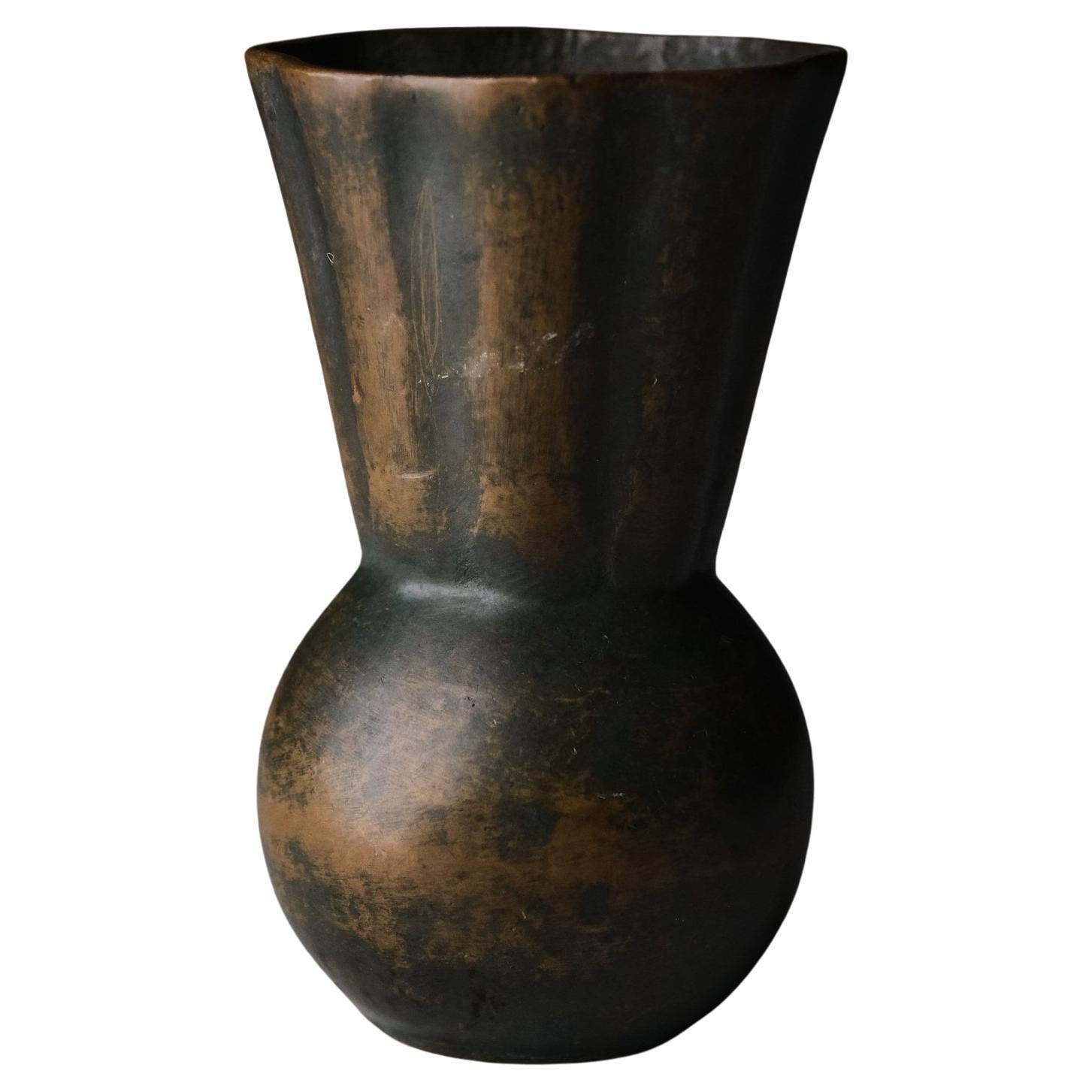 Vaso in bronzo art déco di design svedese, anni '30