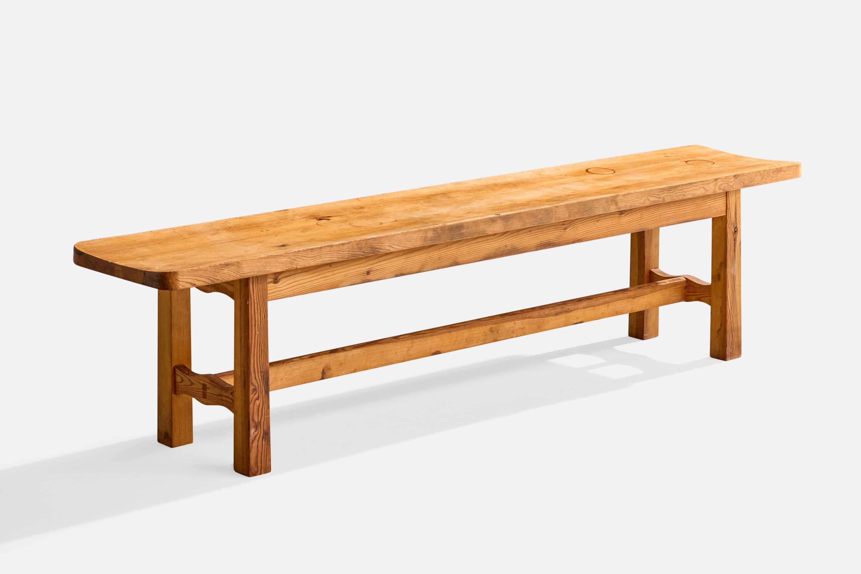 Banc en pin conçu et produit en Suède, c. années 1970.

Dimensions globales (pouces) : 17.25 