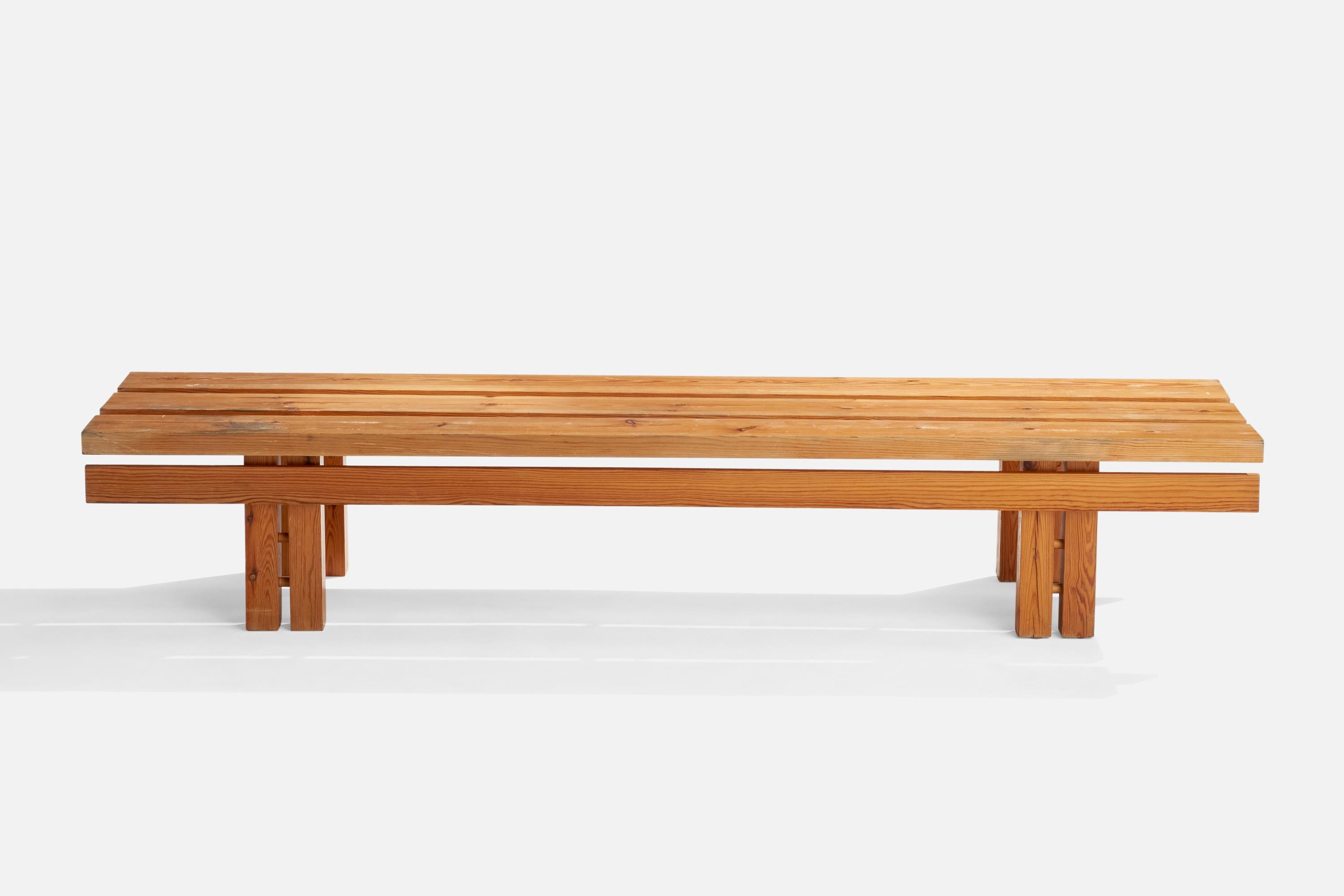 Swedish Designer, Bench, Pine, Sweden, 1970s In Good Condition For Sale In High Point, NC