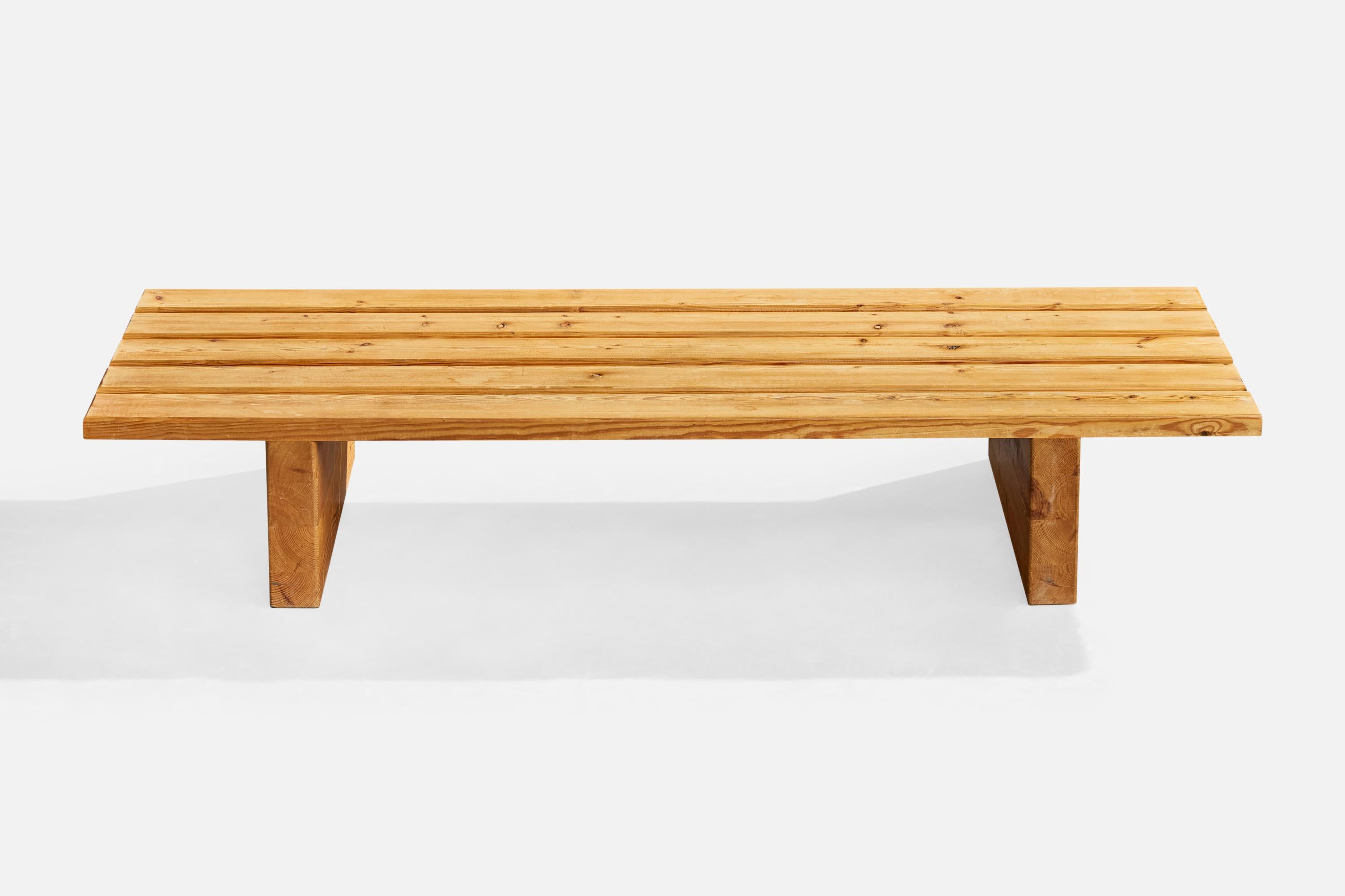 Mid-Century Modern Créateur suédois, banc, pin, Suède, années 1970 en vente