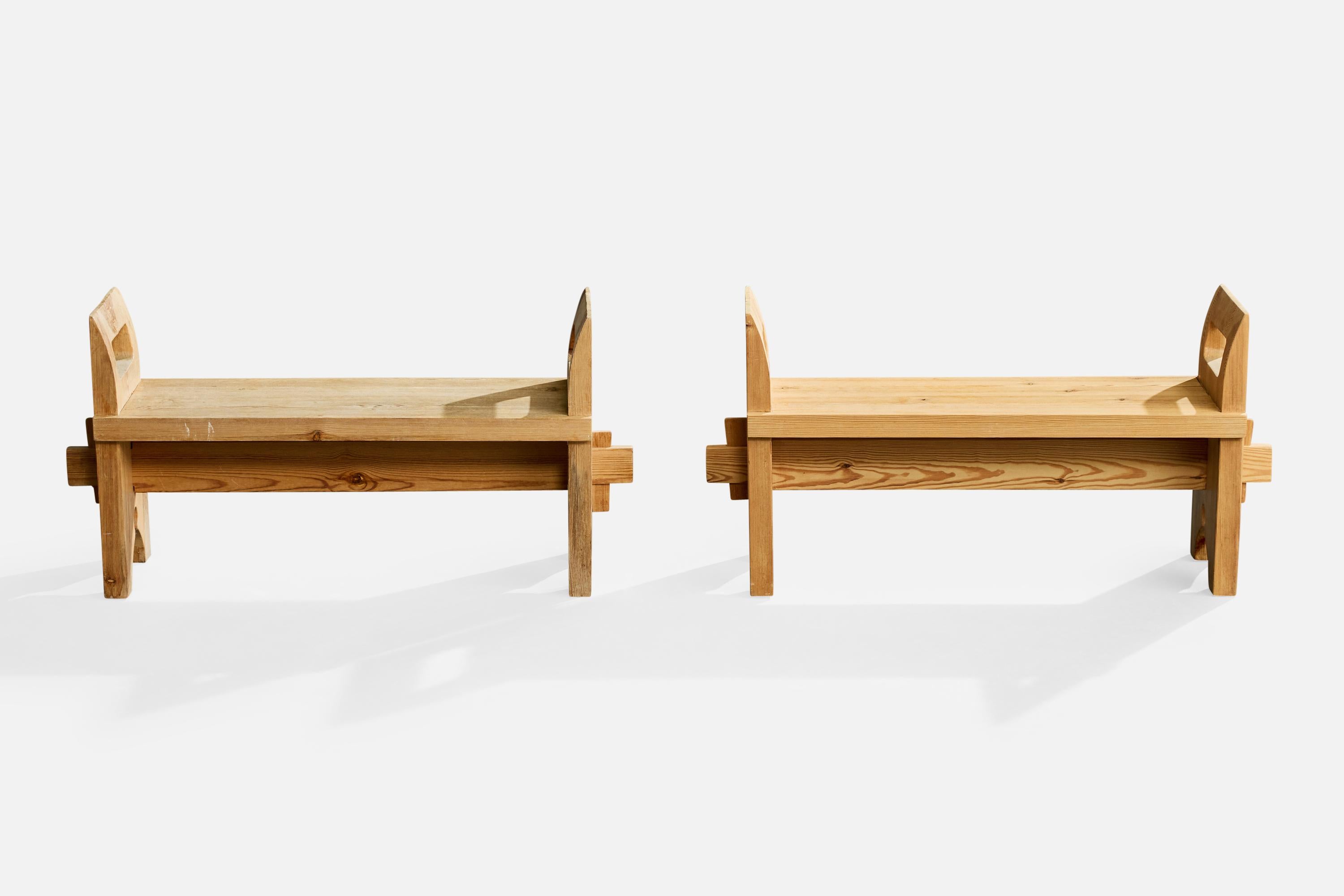 Suédois Swedish Designer, Benches, Pine, Sweden, 1970s en vente