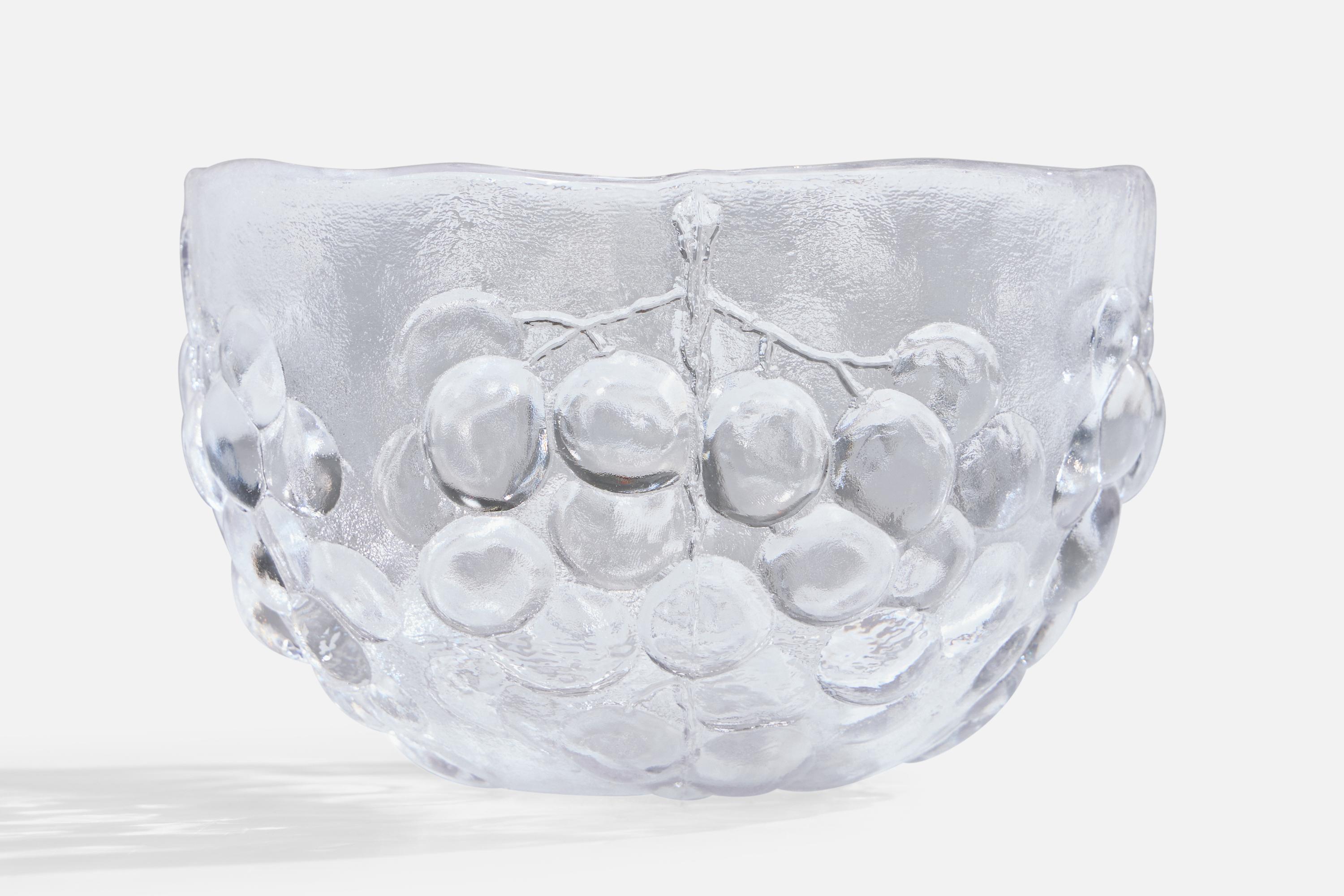 Swedish Designer, Bowl, Glass, Sweden, 1950s In Good Condition For Sale In High Point, NC