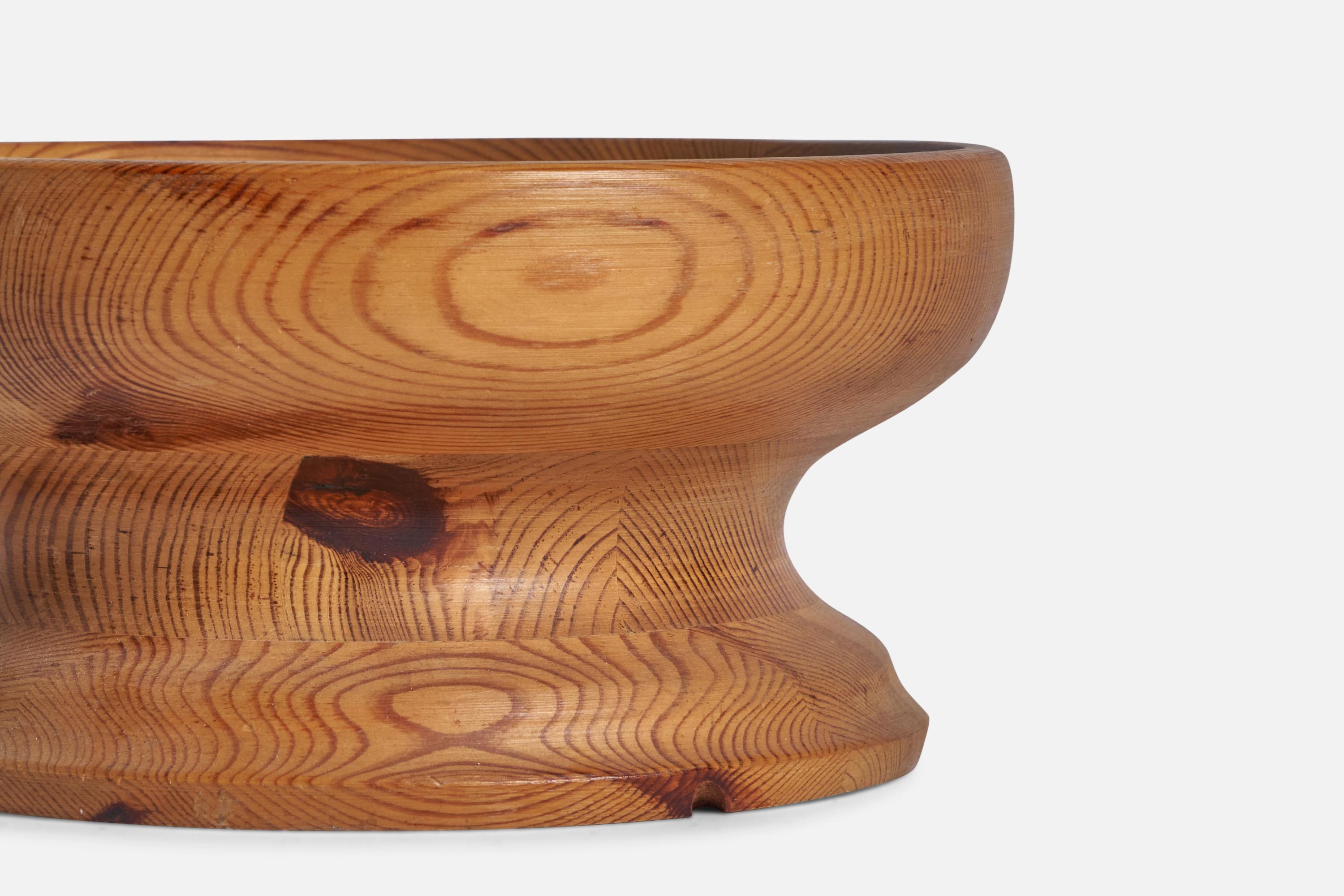 Swedish Designer, Bowl, Pine, Sweden, 1970s In Good Condition For Sale In High Point, NC