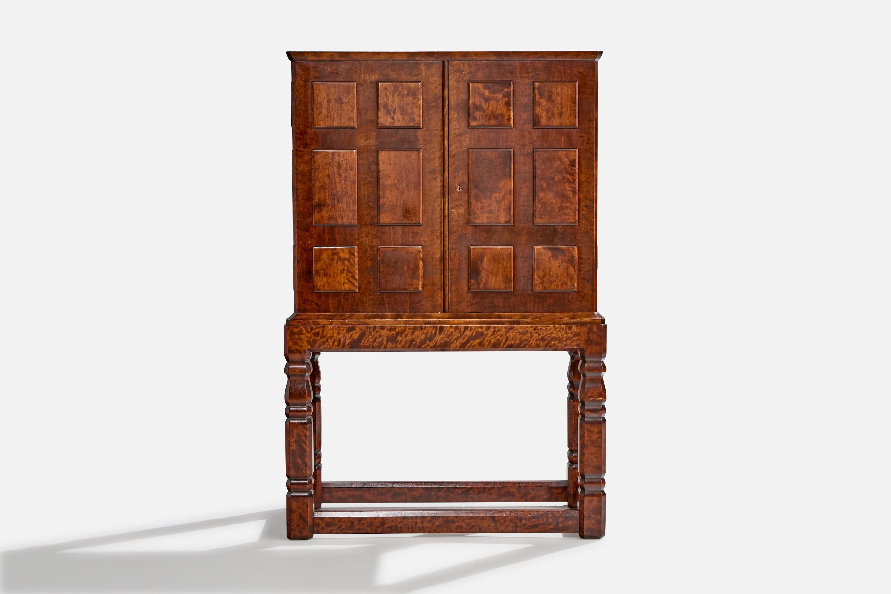Schwedischer Designer, Schrank, Birke, Schweden, 1930er Jahre (Skandinavische Moderne) im Angebot