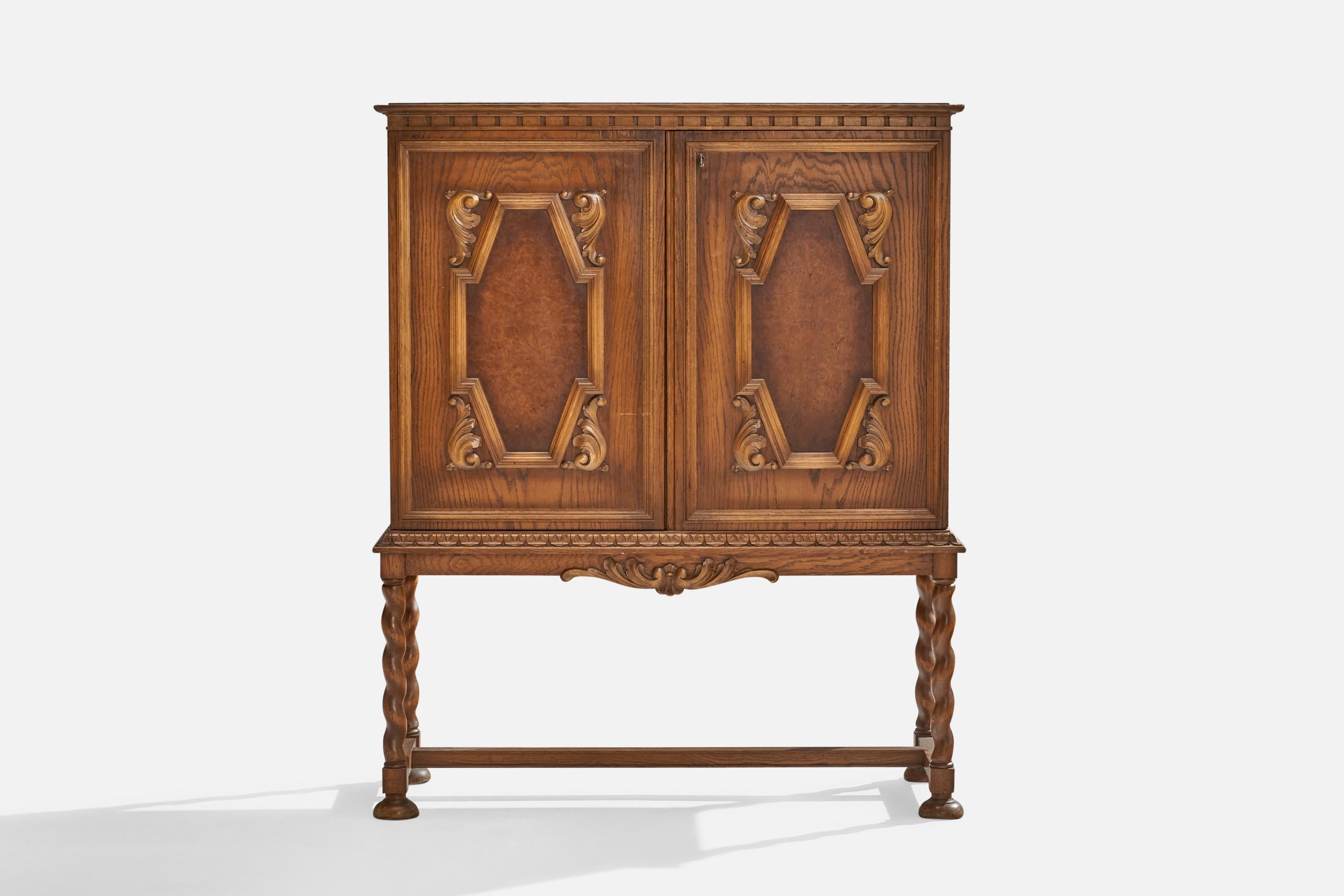 Schwedischer Designer, Schrank, Eiche, Schweden, 1930er Jahre im Angebot 1