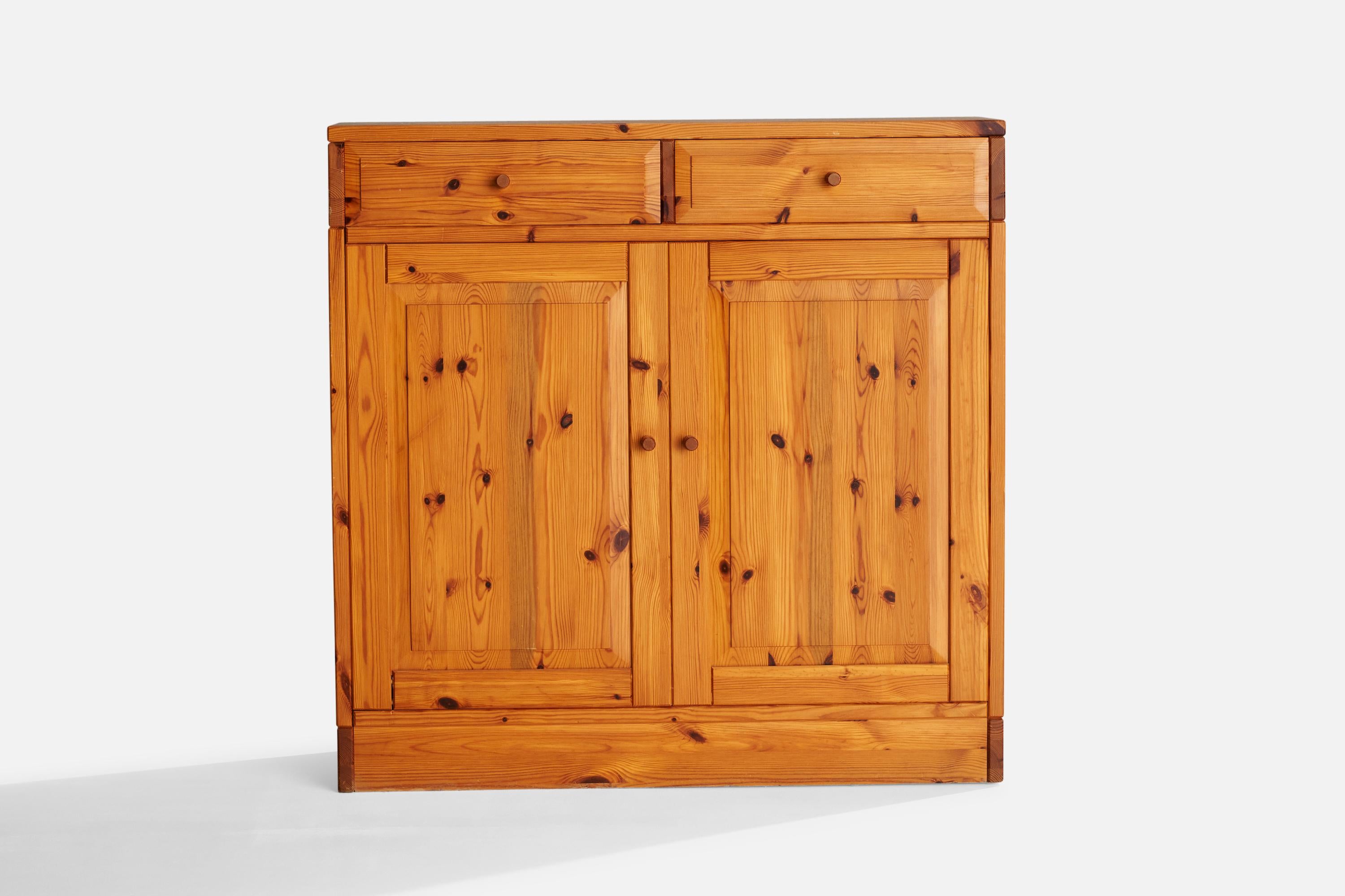 Swedish Designer, Cabinet, Pine, Sweden, 1970s In Good Condition For Sale In High Point, NC