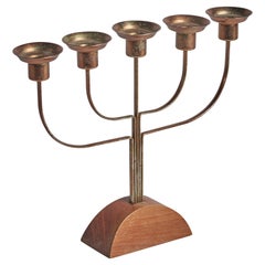 Schwedischer Designer, Kandelaber, Messing, Ulme, Schweden, 1940er Jahre