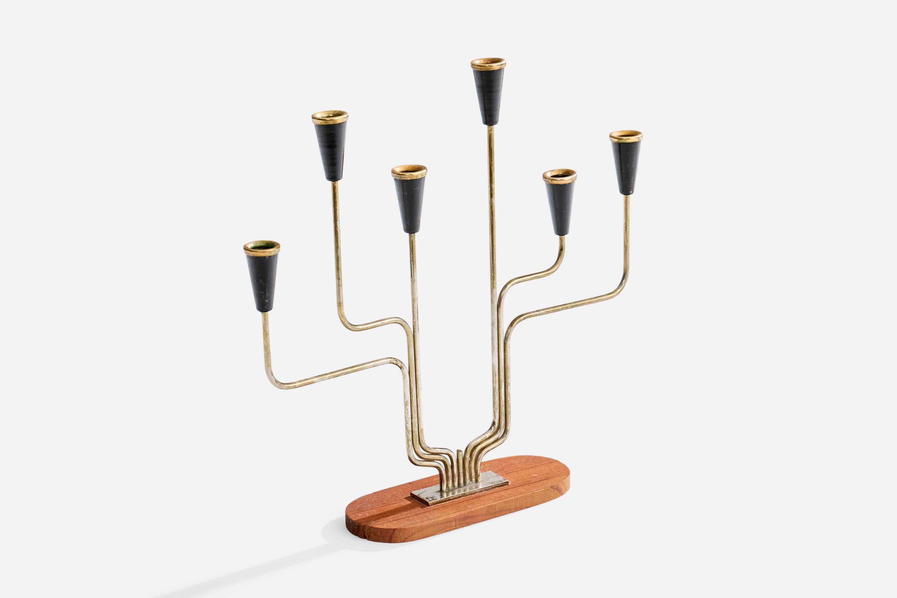 Suédois Designer suédois, chandelier, métal, laiton, teck, Suède, années 1950 en vente
