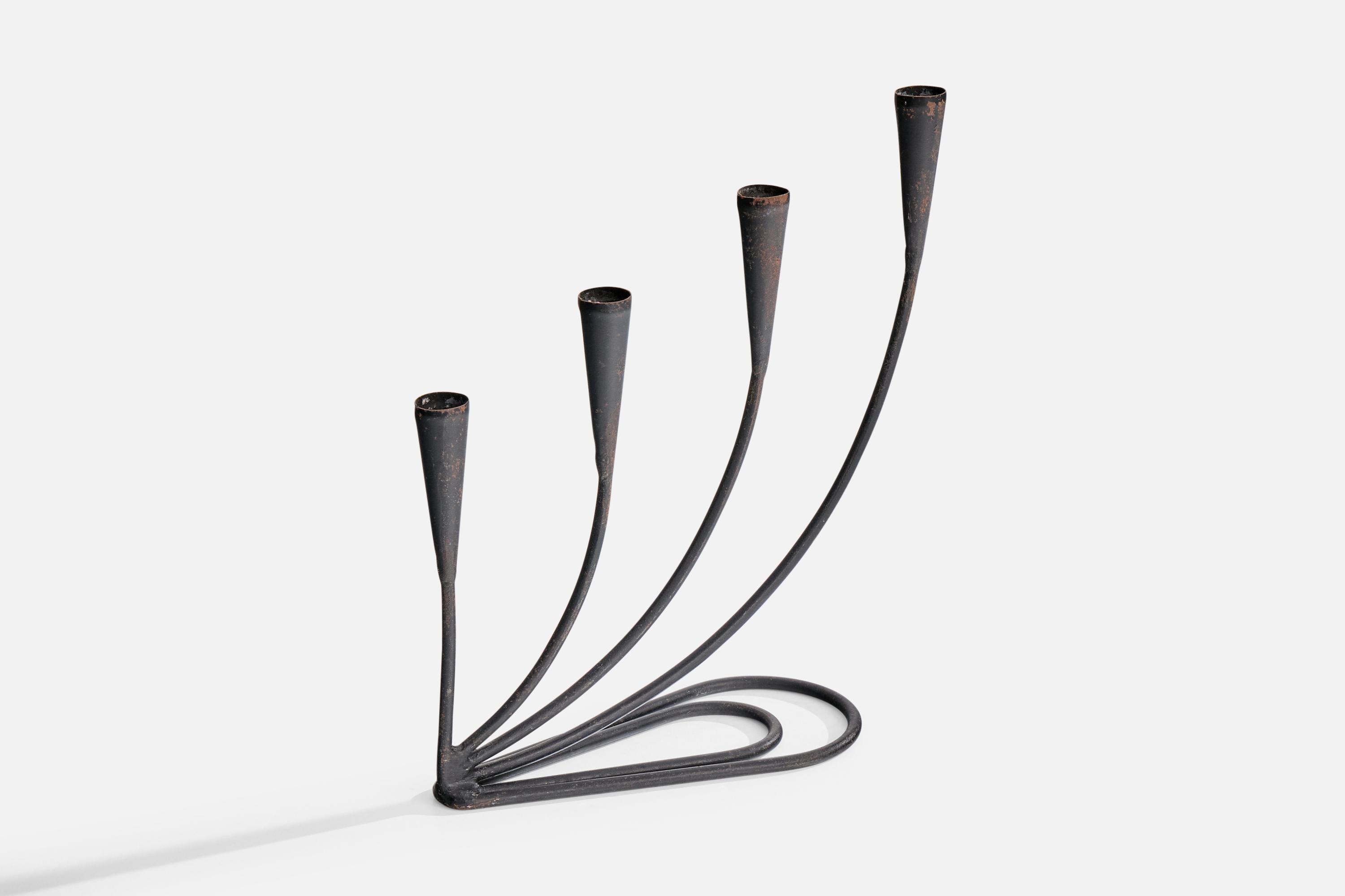 Svedese Candelabro di design svedese, ferro dipinto, Svezia, anni '1960 in vendita