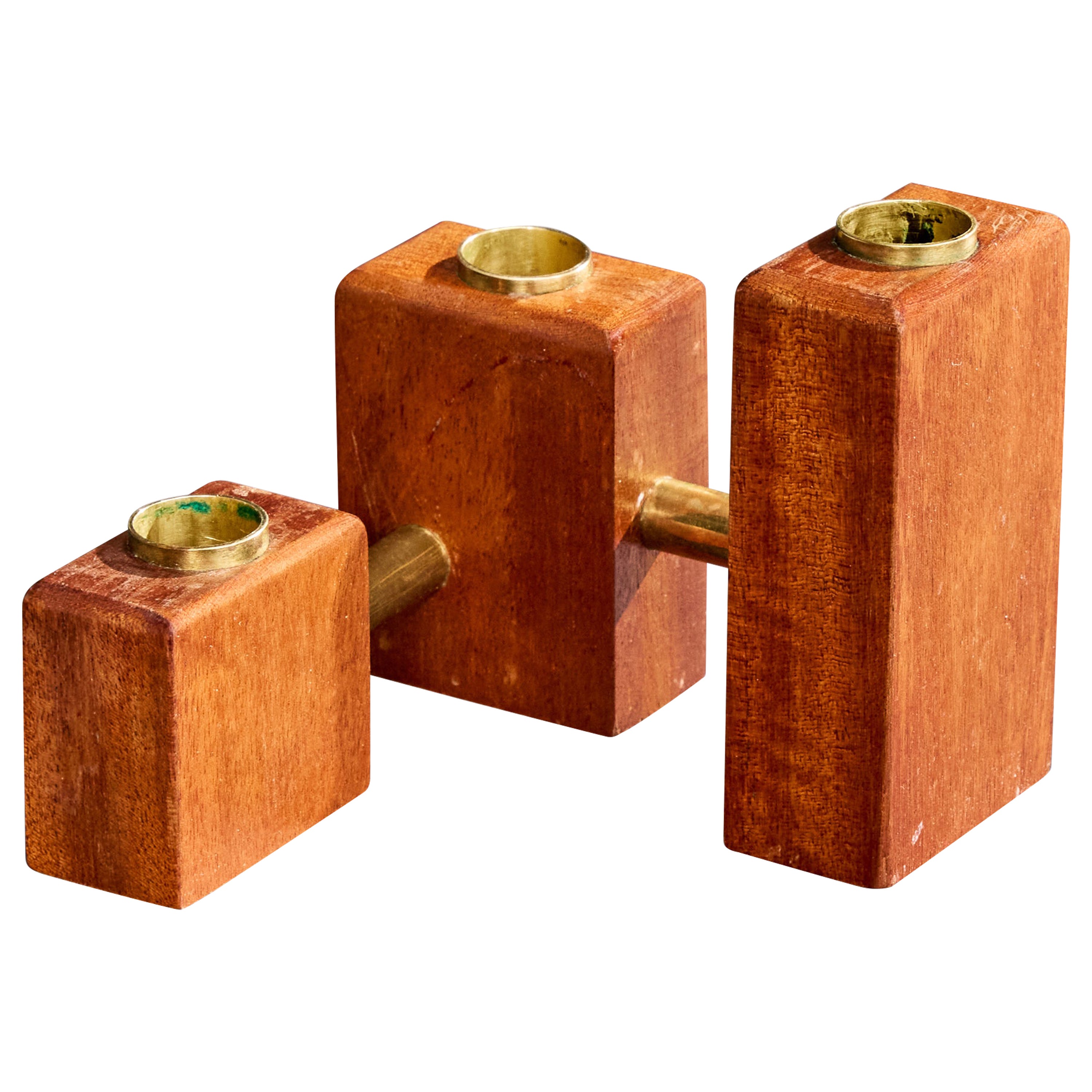 Candelabro di design svedese, teak, ottone, Svezia, anni '50 in vendita