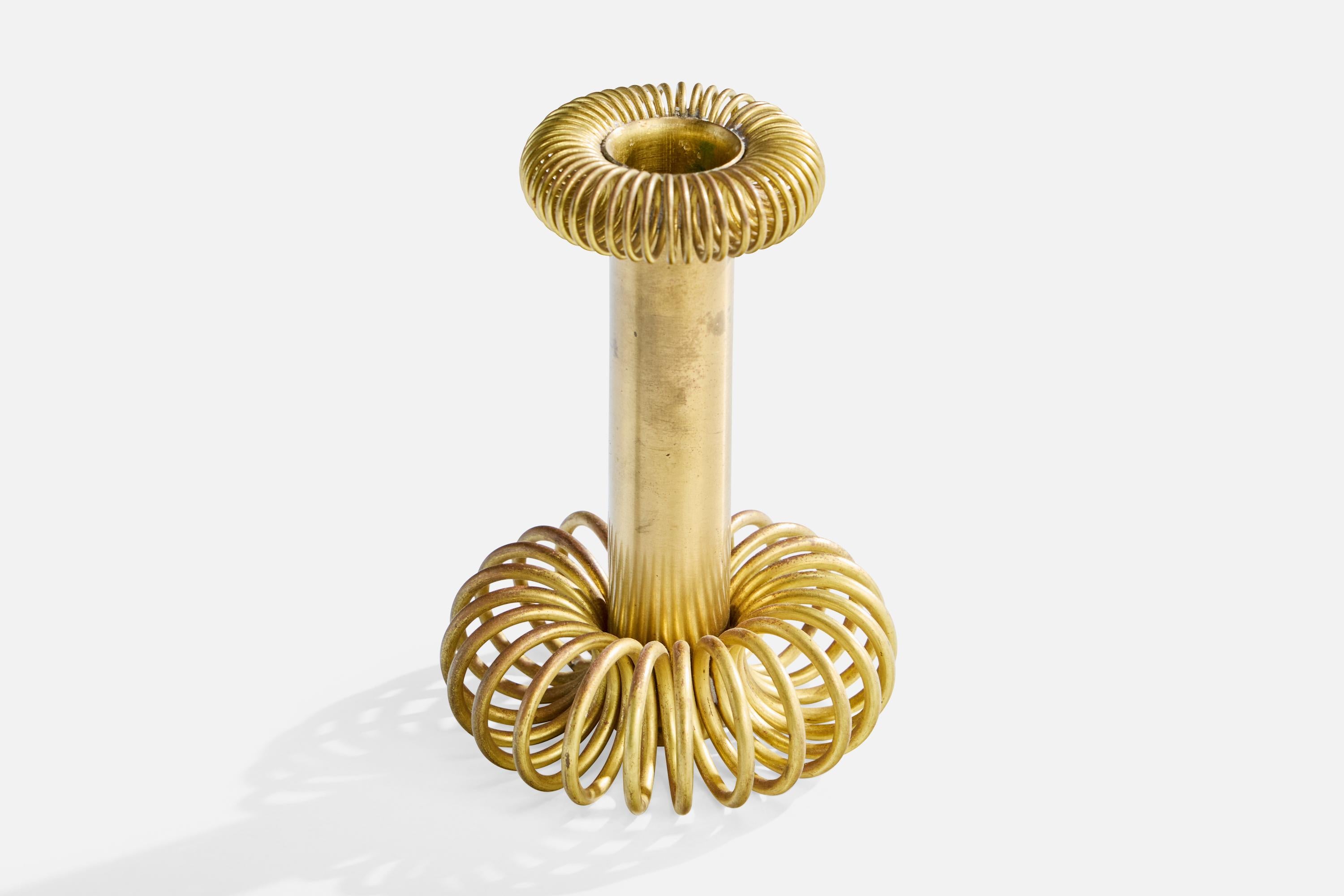 Diseñador sueco, candelabros, latón, Suecia, años 1950 Sueco en venta
