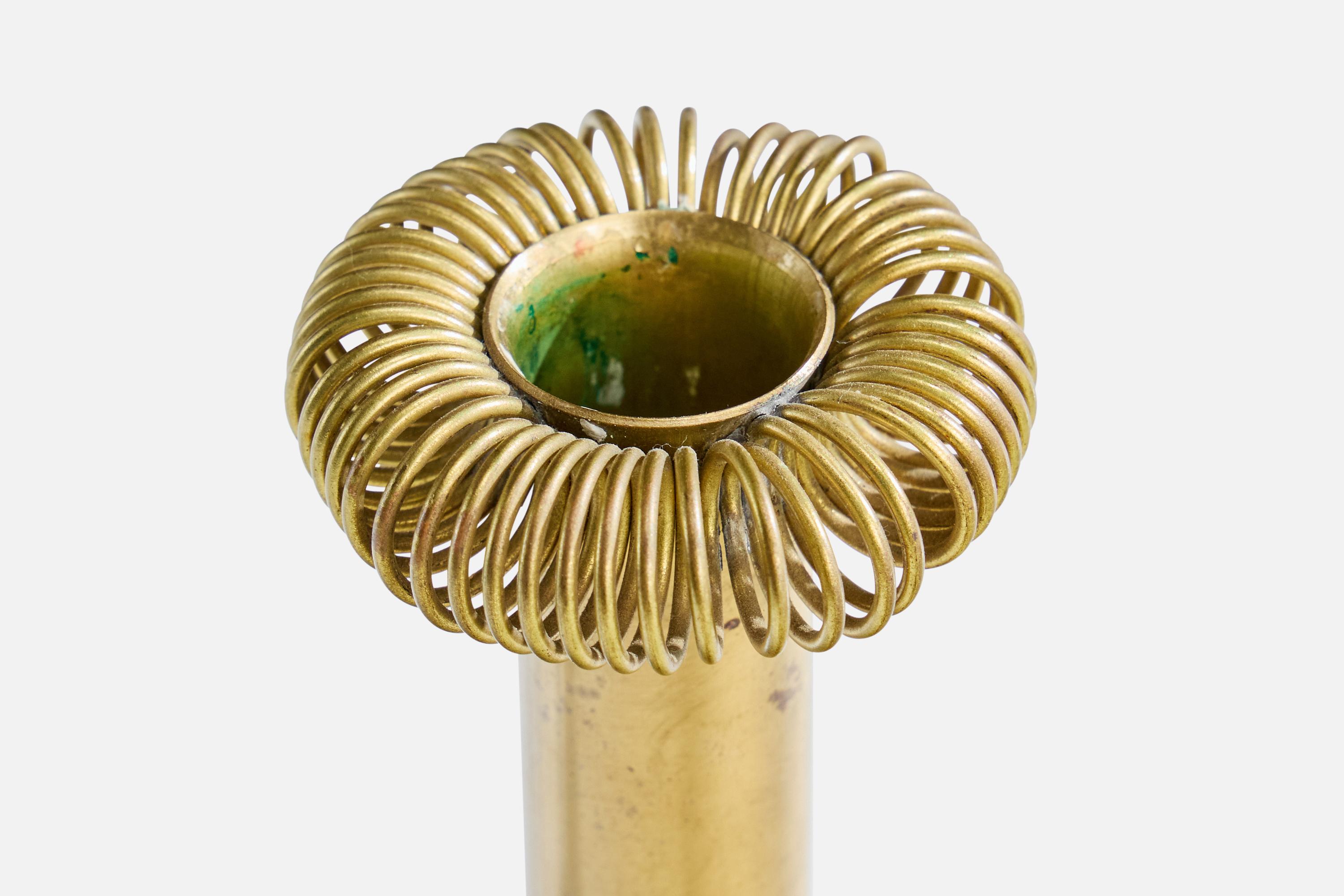 Diseñador sueco, candelabros, latón, Suecia, años 1950 mediados del siglo XX en venta