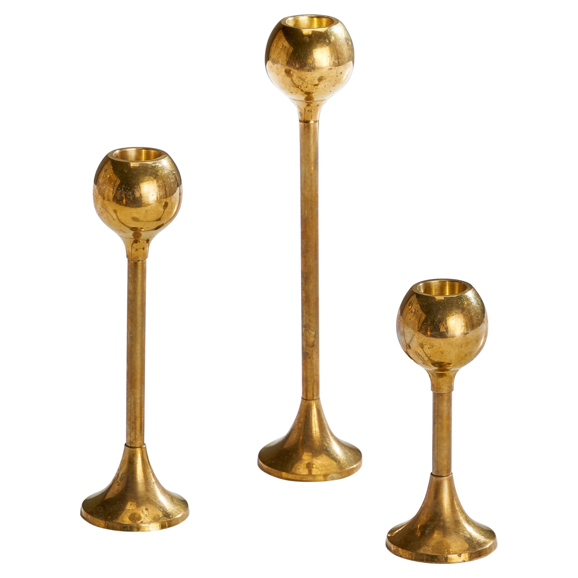 Diseñador sueco, candelabros, latón, Suecia, años 1950