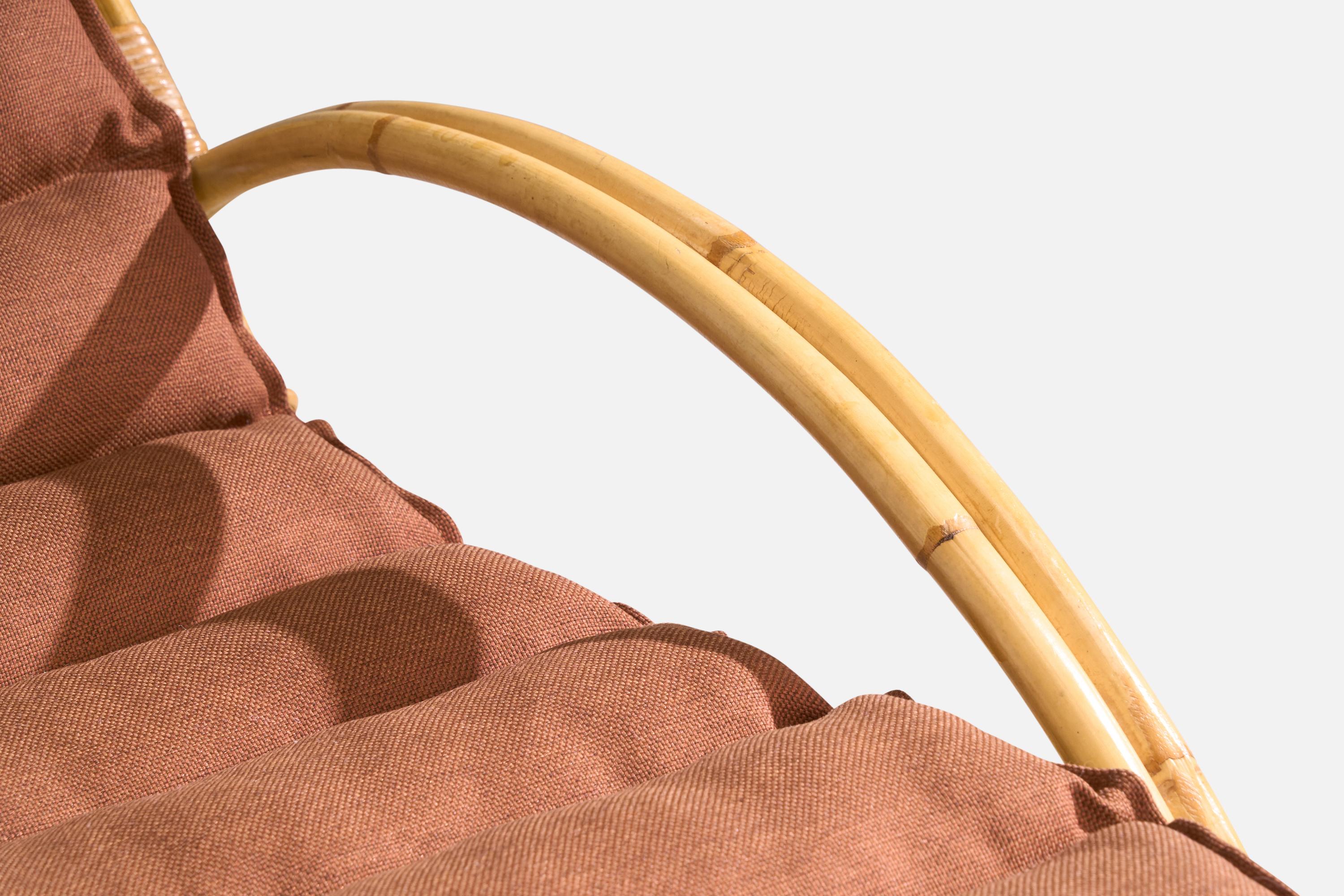 Diseñador sueco, Chaise Longue, bambú, ratán, tela, años 60 en venta 6