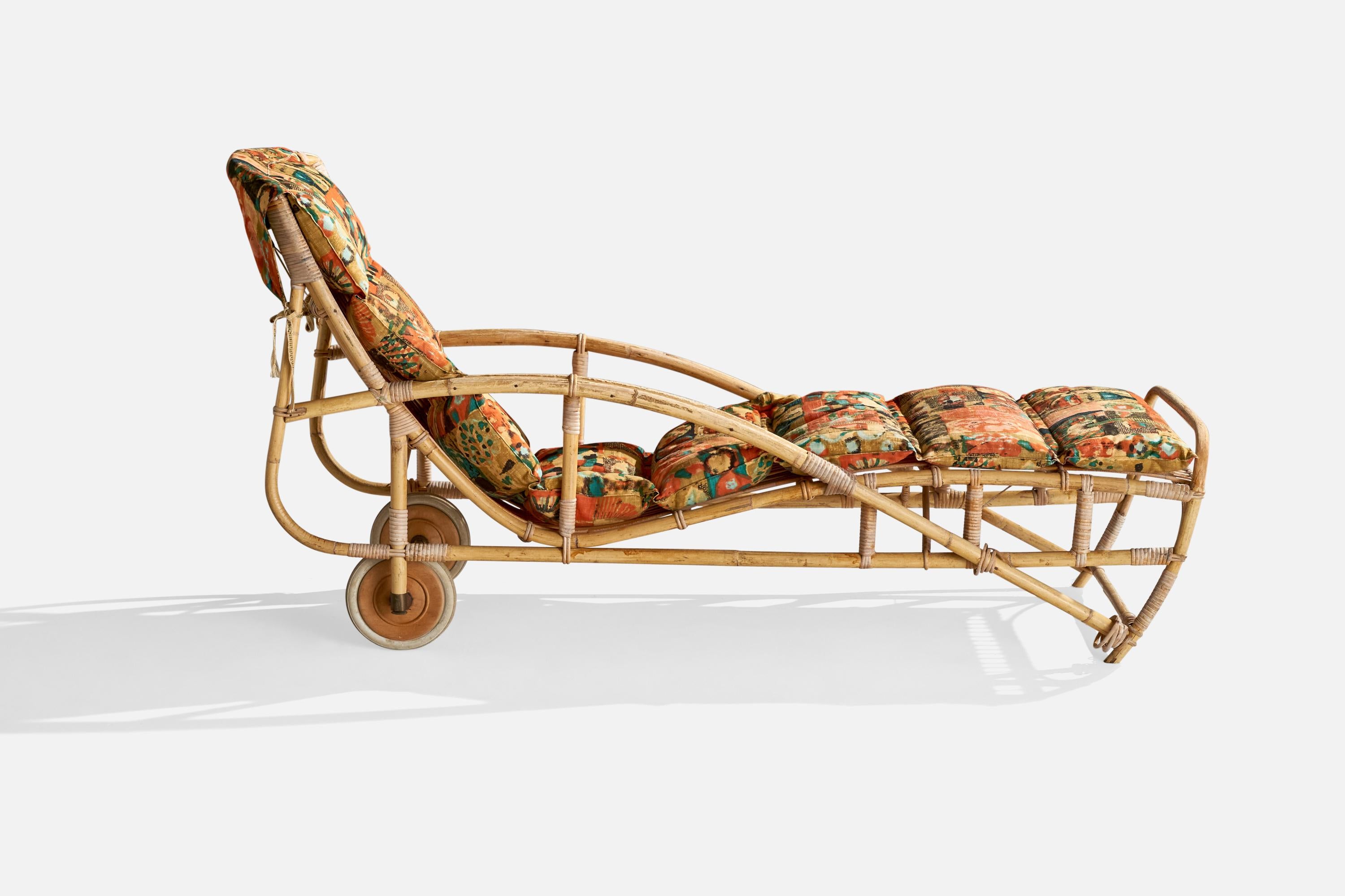Designer suédois, chaise longue, bambou, rotin, bois, tissu, Suède, années 1940 en vente 2