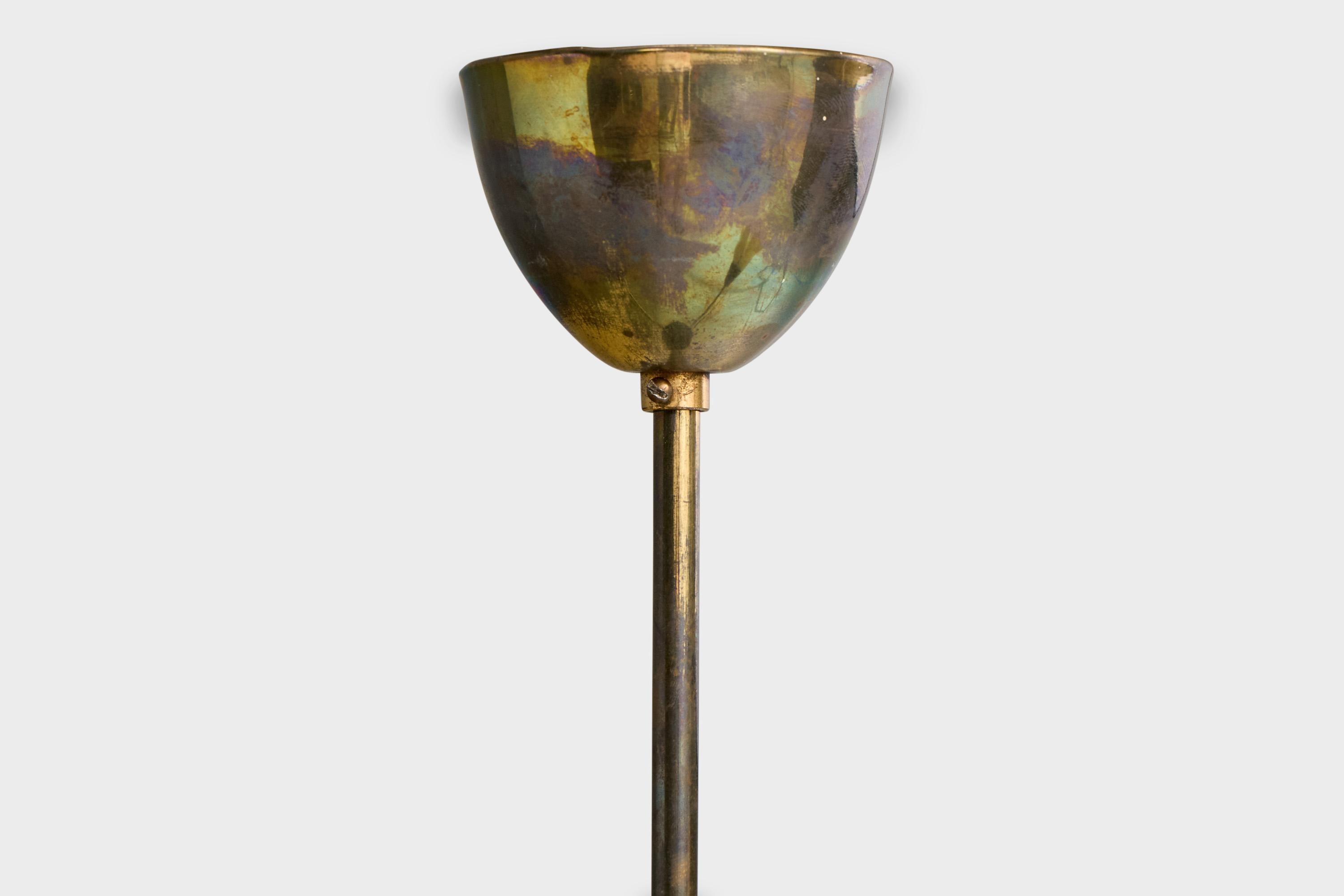 Designer suédois, lustre, laiton, acrylique, Suède, années 1970 4