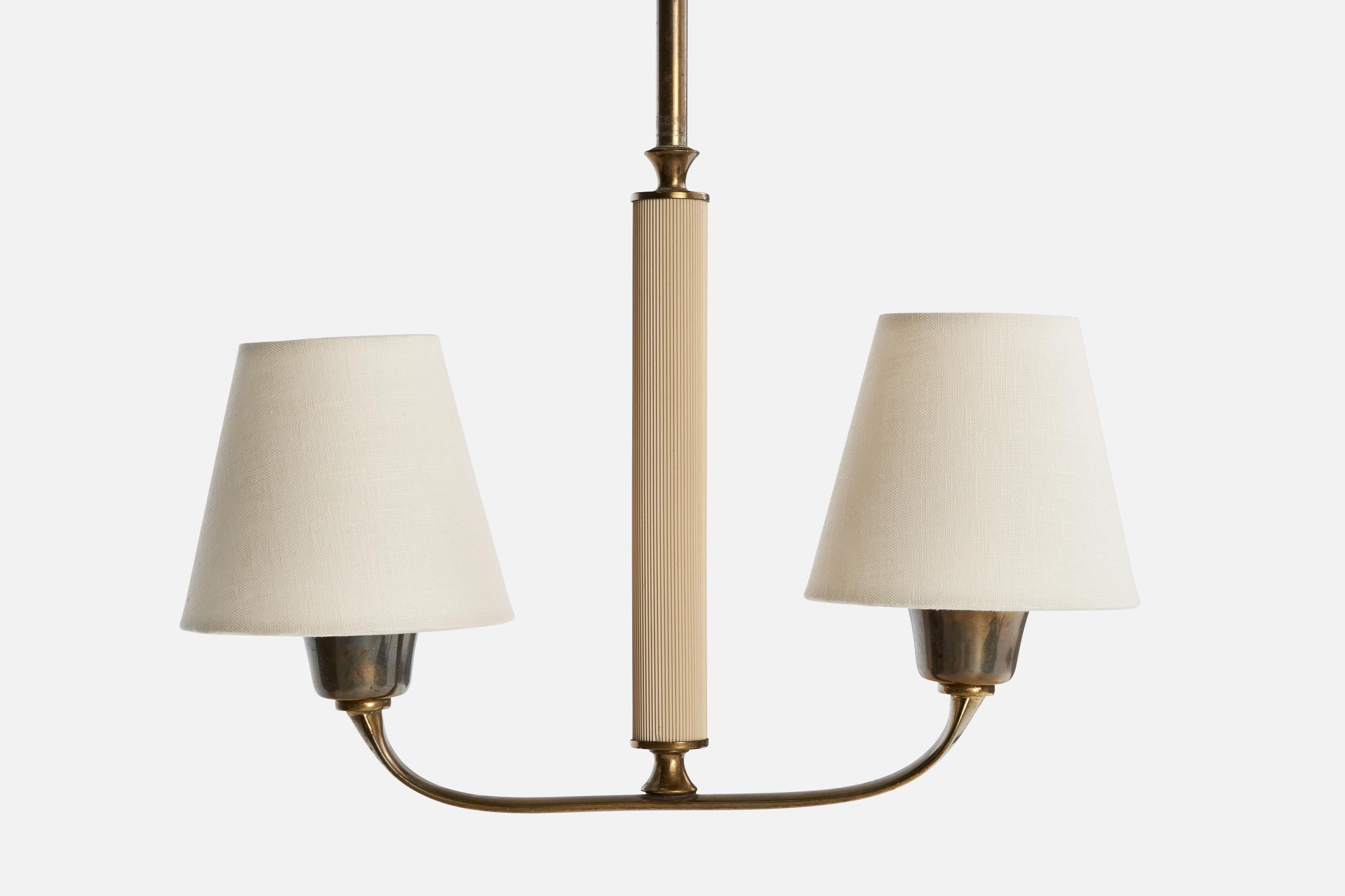 Designer suédois, lustre, laiton, bakélite, tissu, Suède, années 1940 en vente 1