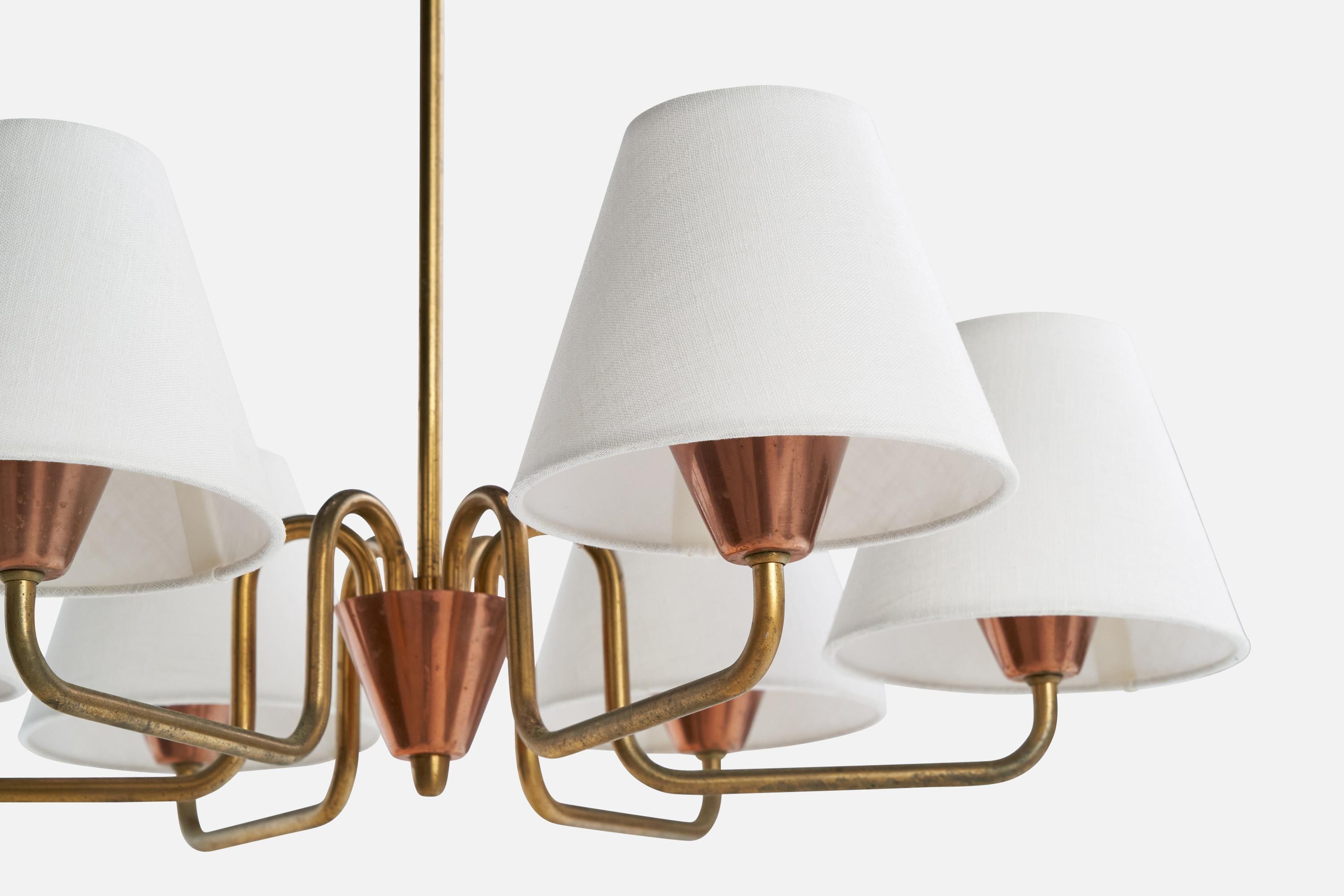 Laiton Designer suédois, lustre, laiton, cuivre, tissu, Suède, années 1950 en vente
