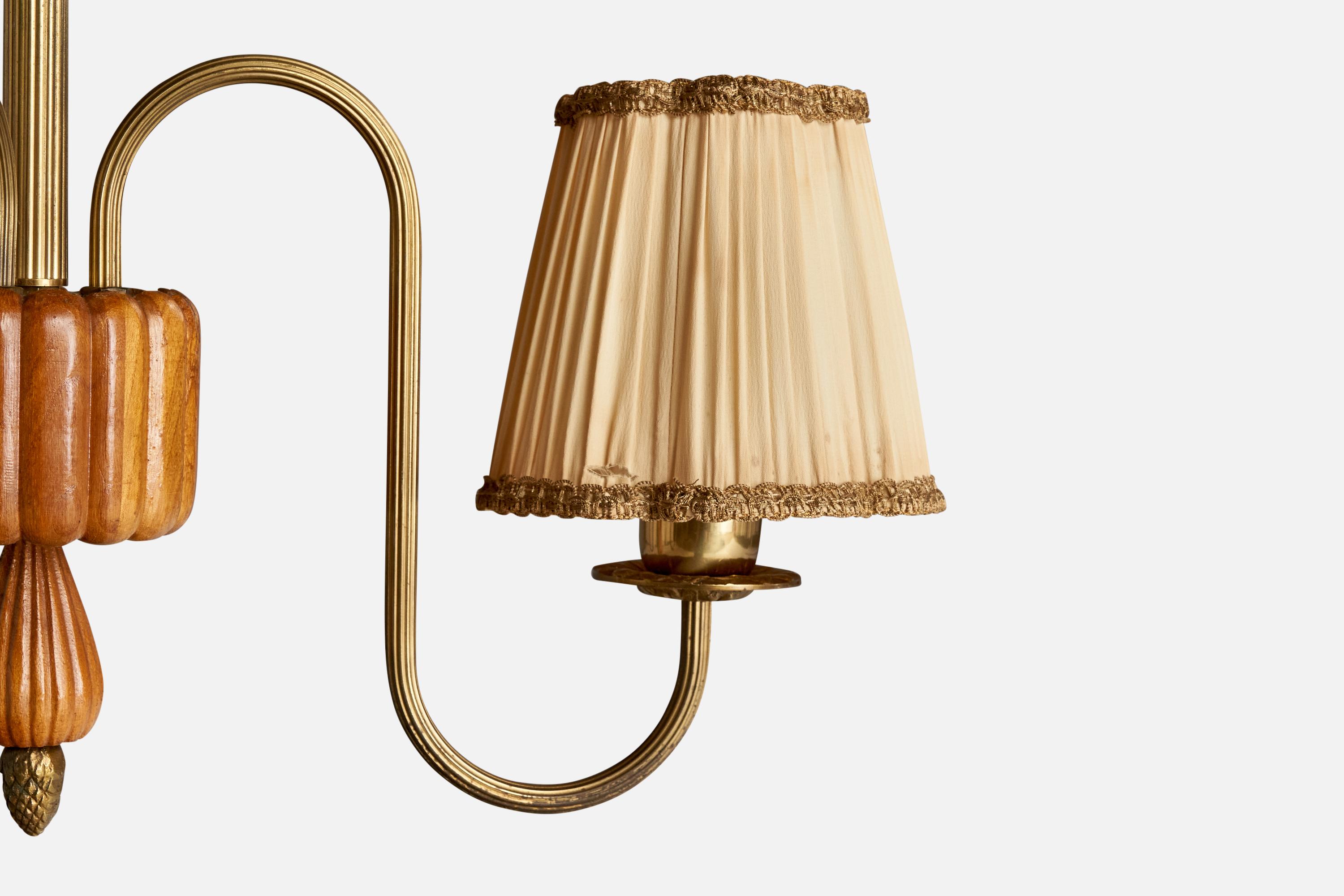 Lampadario di design svedese, ottone, olmo, tessuto, Svezia, anni '40 In condizioni buone in vendita a High Point, NC