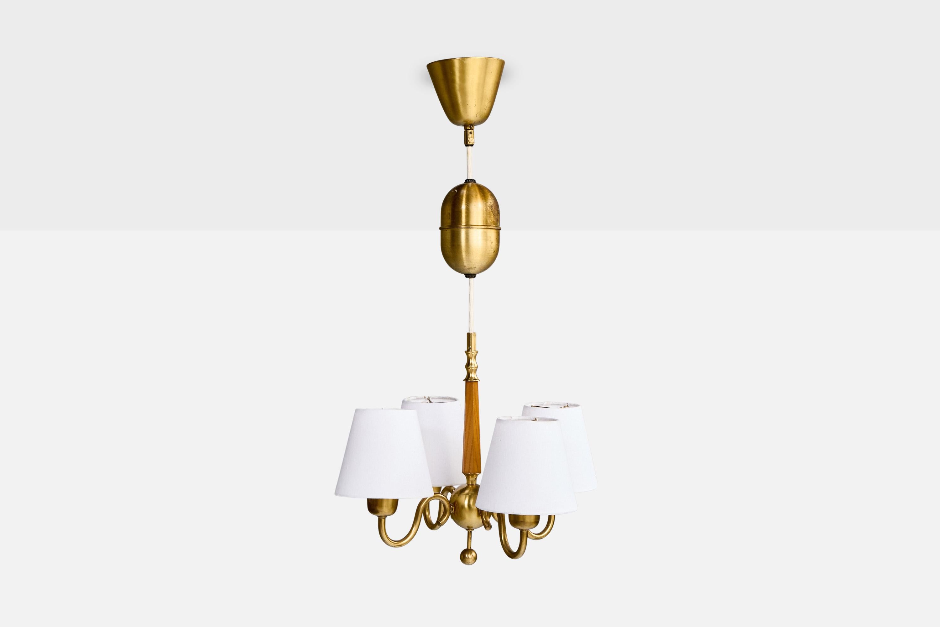 Lampadario di design svedese, ottone, olmo, tessuto, Svezia, anni '40 In condizioni buone in vendita a High Point, NC