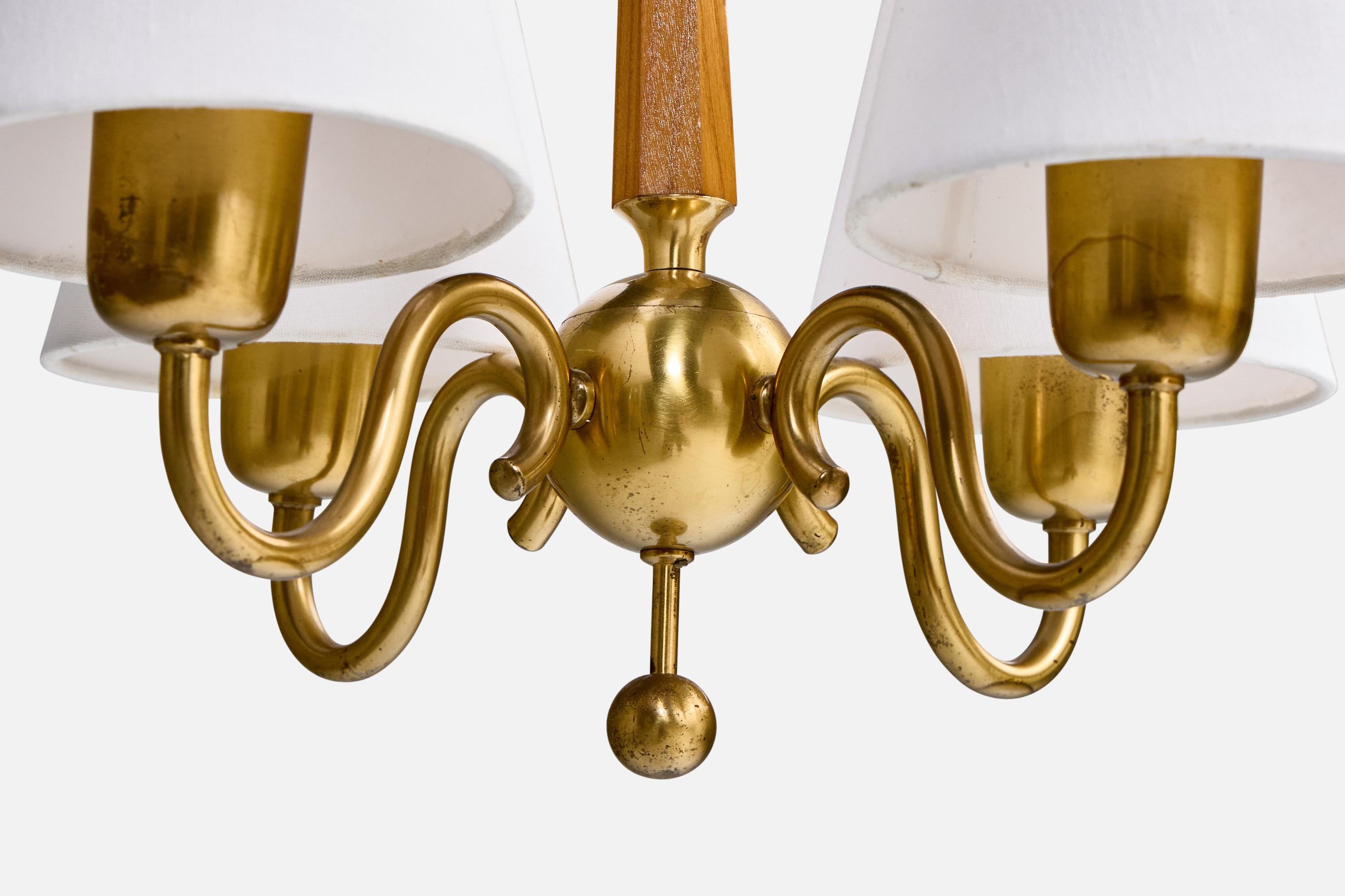Lampadario di design svedese, ottone, olmo, tessuto, Svezia, anni '40 in vendita 1