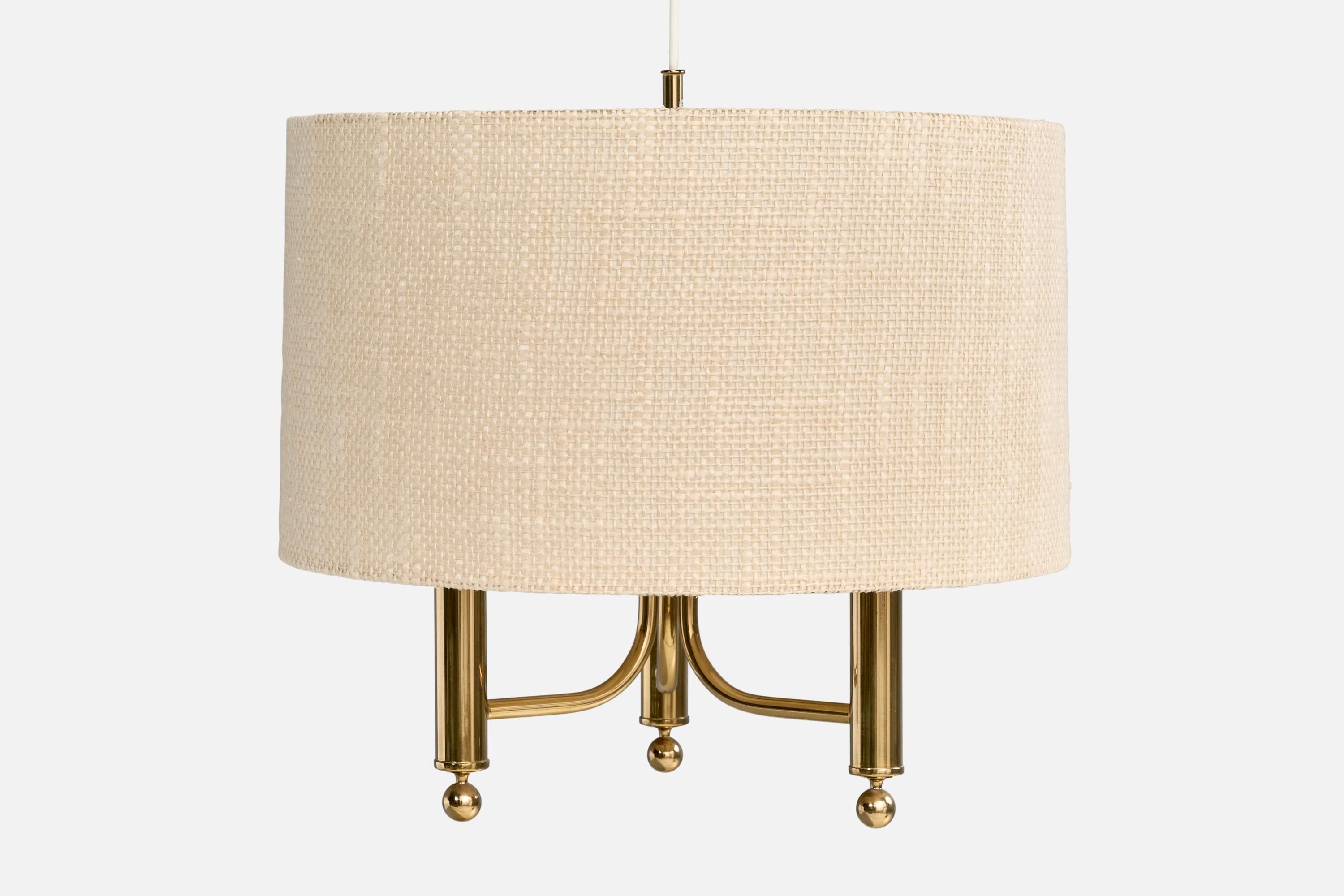 Fin du 20e siècle Designer suédois, lustre, laiton, tissu, acrylique, Suède, 1970 en vente