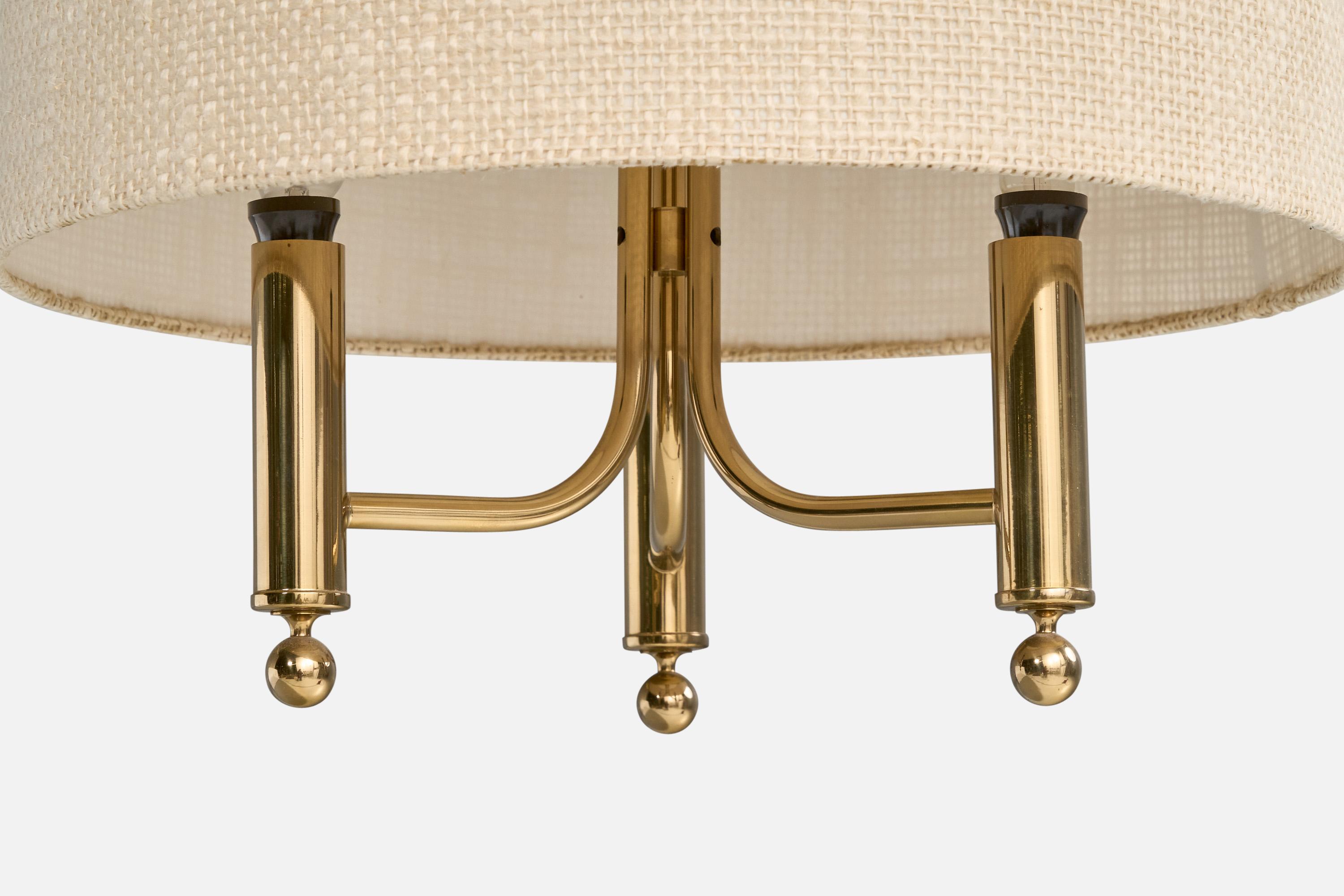 Laiton Designer suédois, lustre, laiton, tissu, acrylique, Suède, 1970 en vente