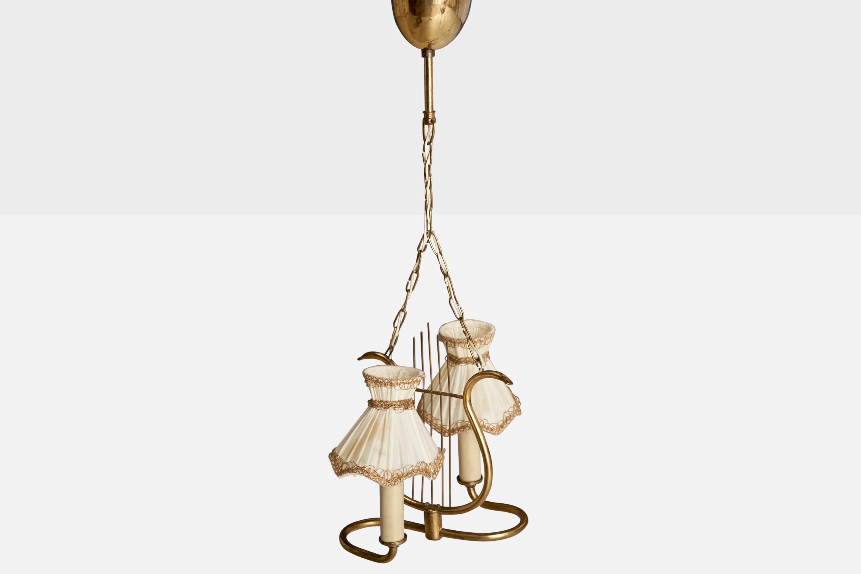 Scandinave moderne Designer suédois, lustre, laiton, tissu, bakélite, Suède, années 1940 en vente