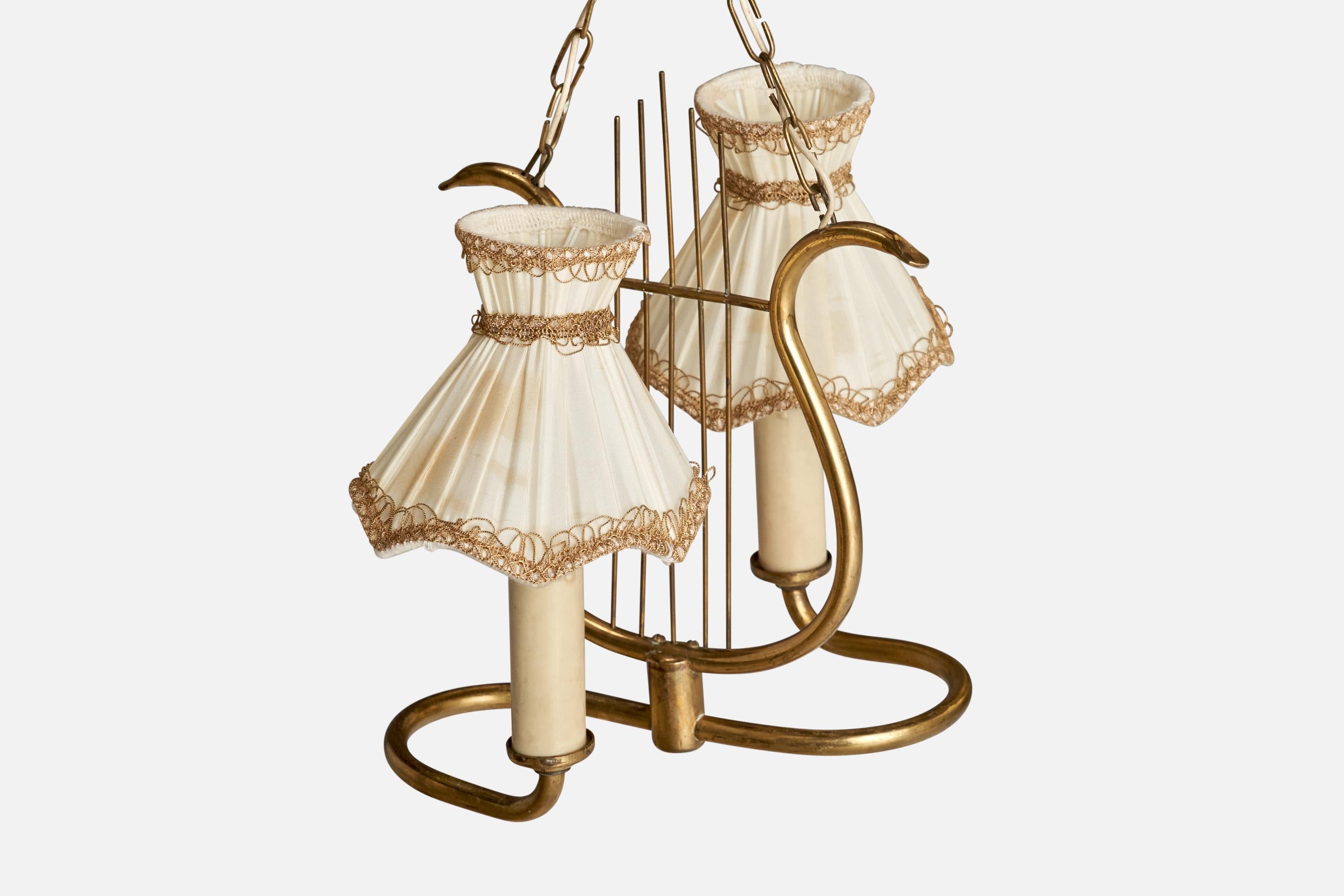 Designer suédois, lustre, laiton, tissu, bakélite, Suède, années 1940 Bon état - En vente à High Point, NC
