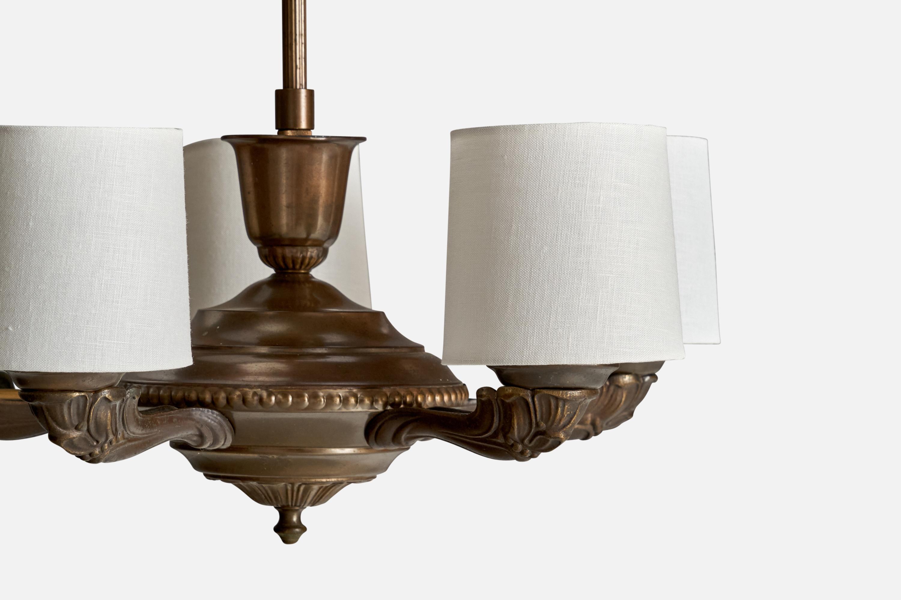 Lampadario di design svedese, ottone, tessuto, Svezia, anni '1930 In condizioni buone in vendita a High Point, NC