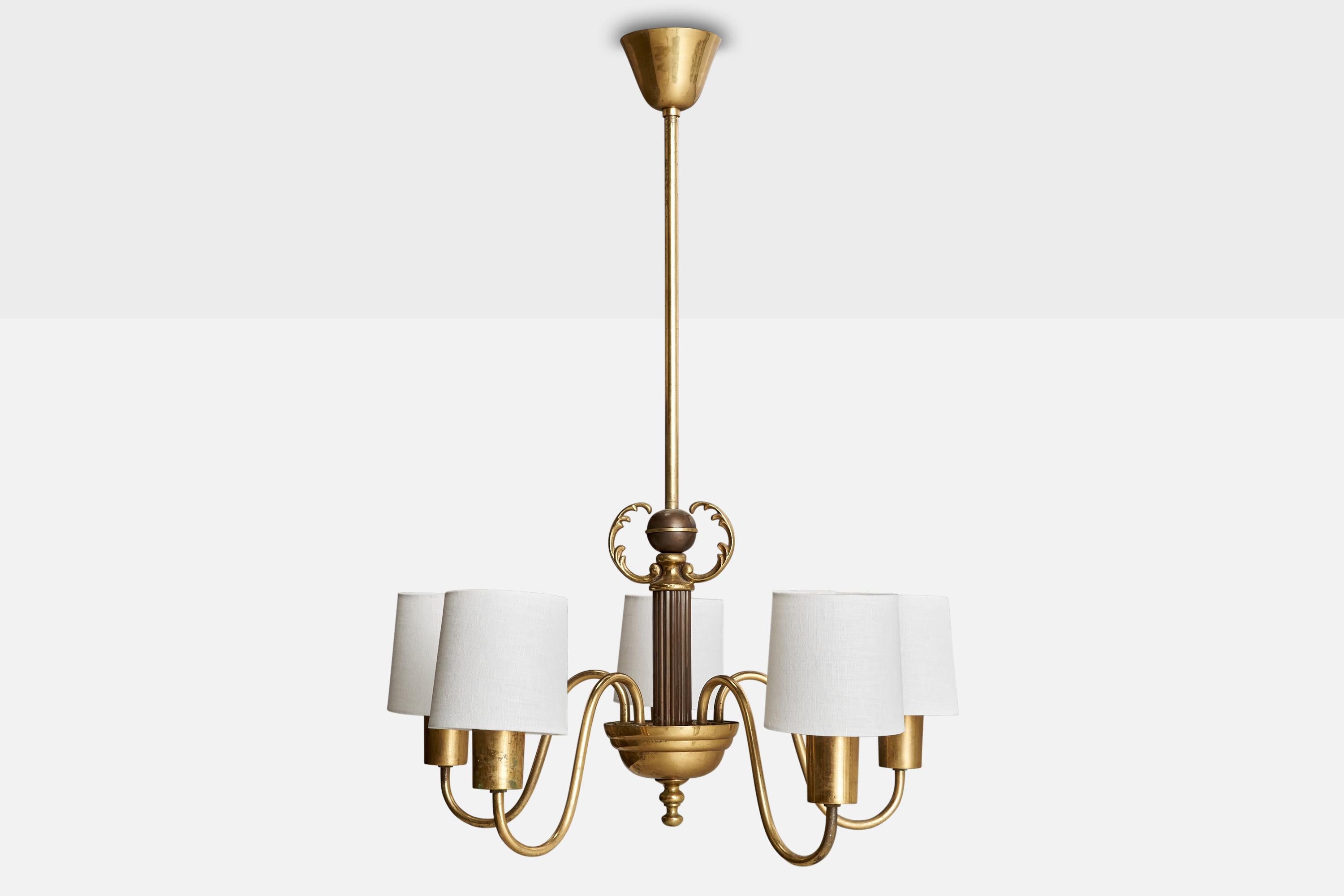 Scandinavo moderno Lampadario di design svedese, ottone, tessuto, Svezia, anni '1940 in vendita