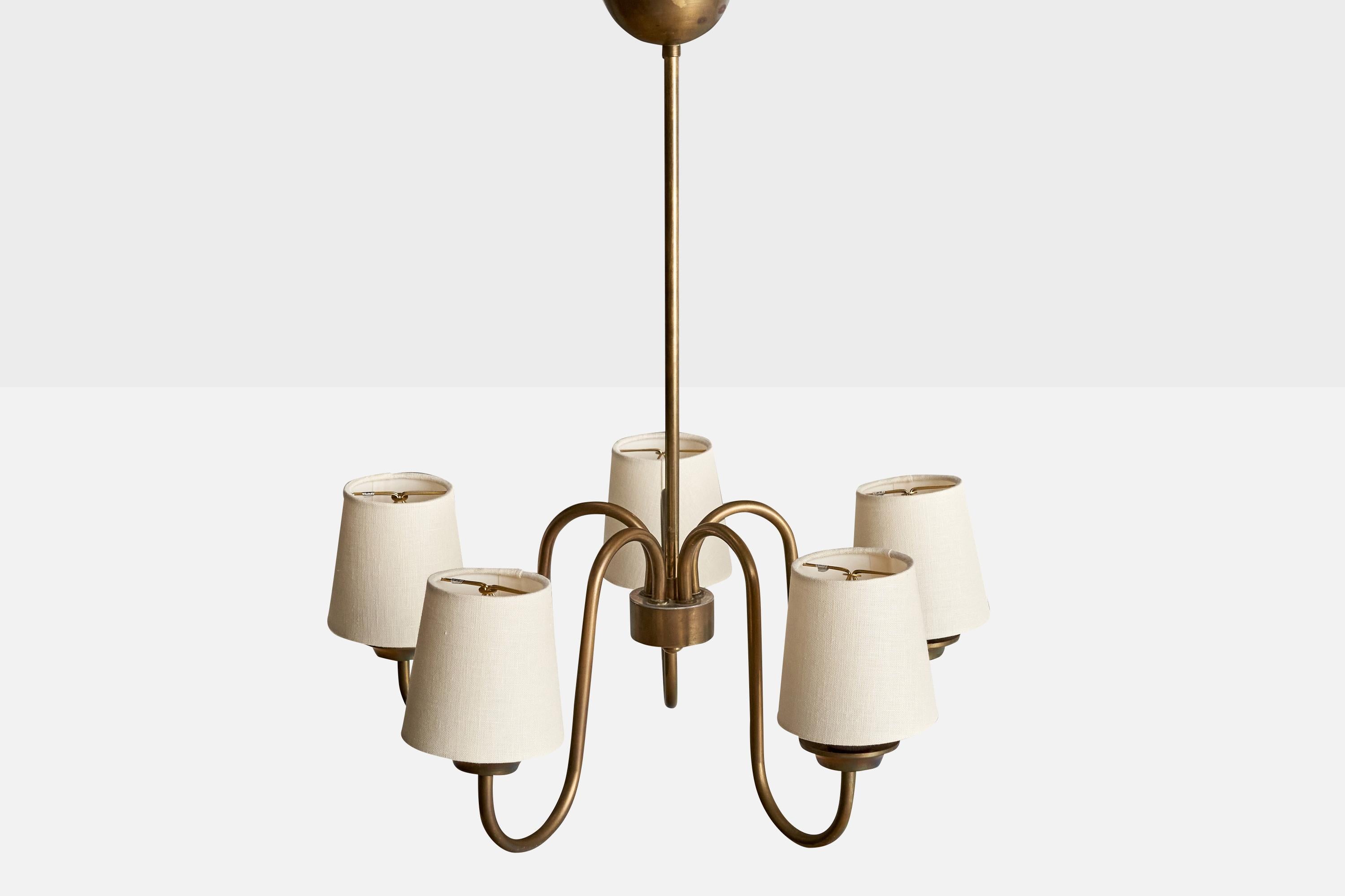 Svedese Lampadario di design svedese, ottone, tessuto, Svezia, anni '1940 in vendita