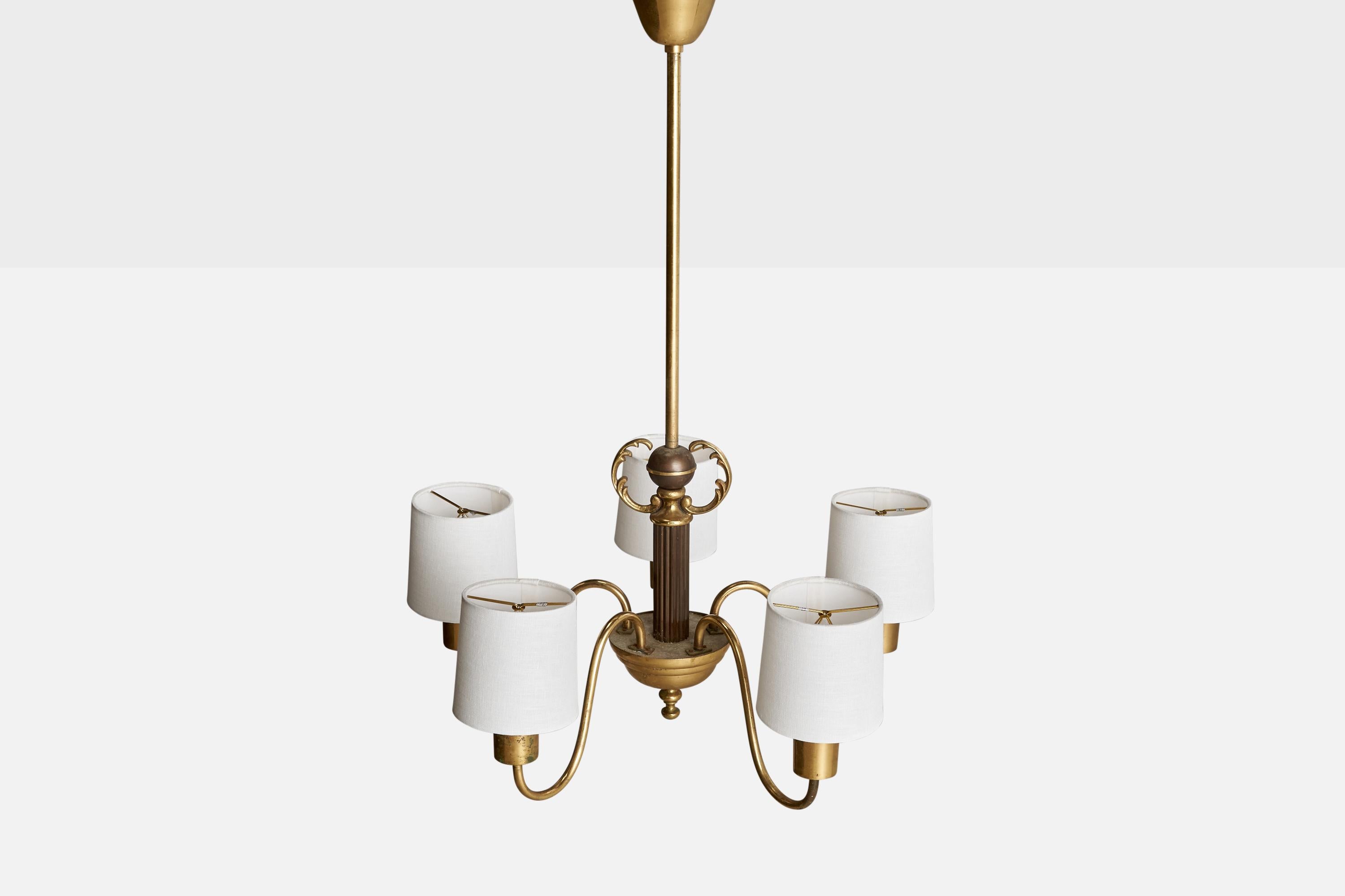 Svedese Lampadario di design svedese, ottone, tessuto, Svezia, anni '1940 in vendita
