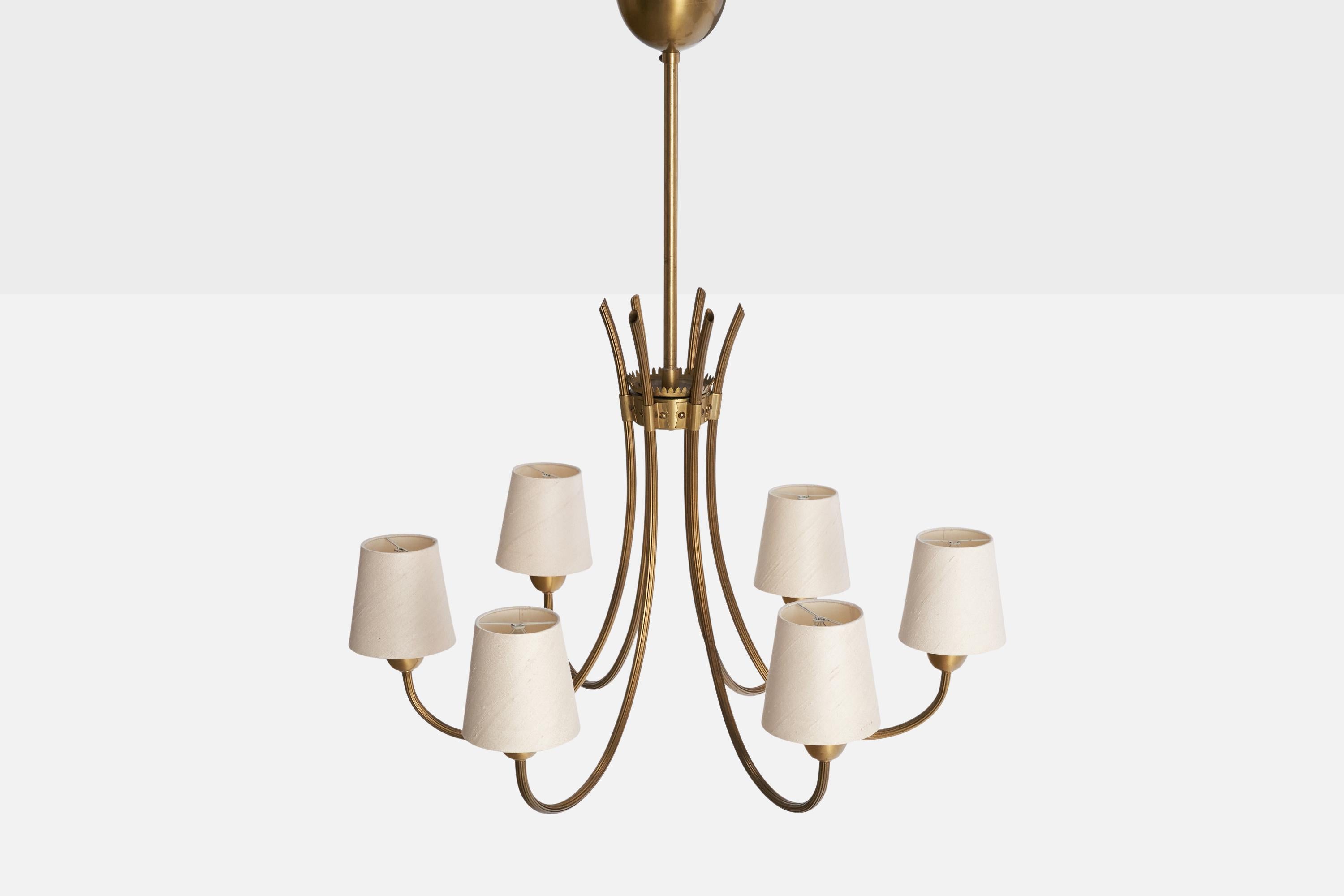 Svedese Lampadario di design svedese, ottone, tessuto, Svezia, anni '1940