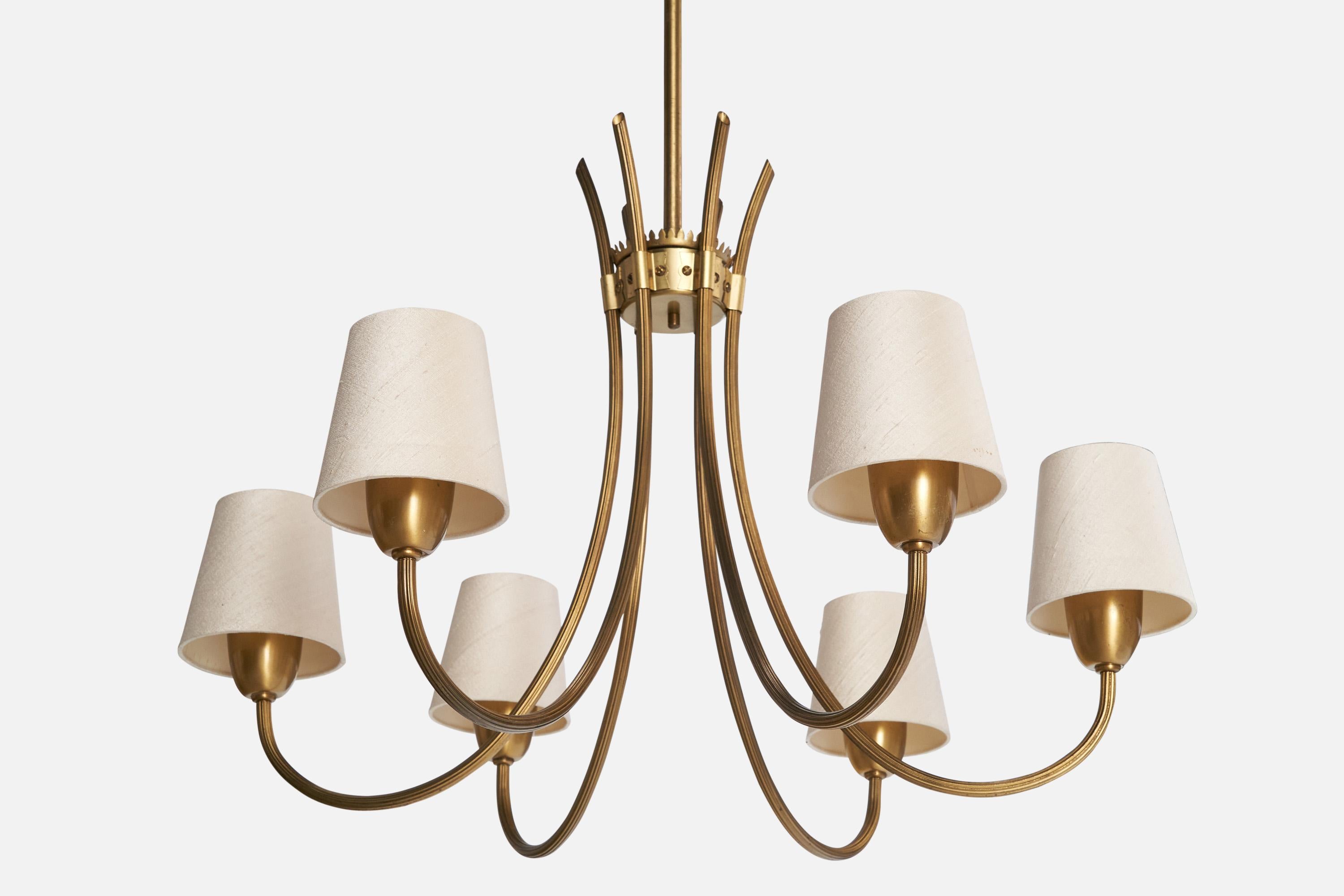 Lampadario di design svedese, ottone, tessuto, Svezia, anni '1940 In condizioni buone a High Point, NC