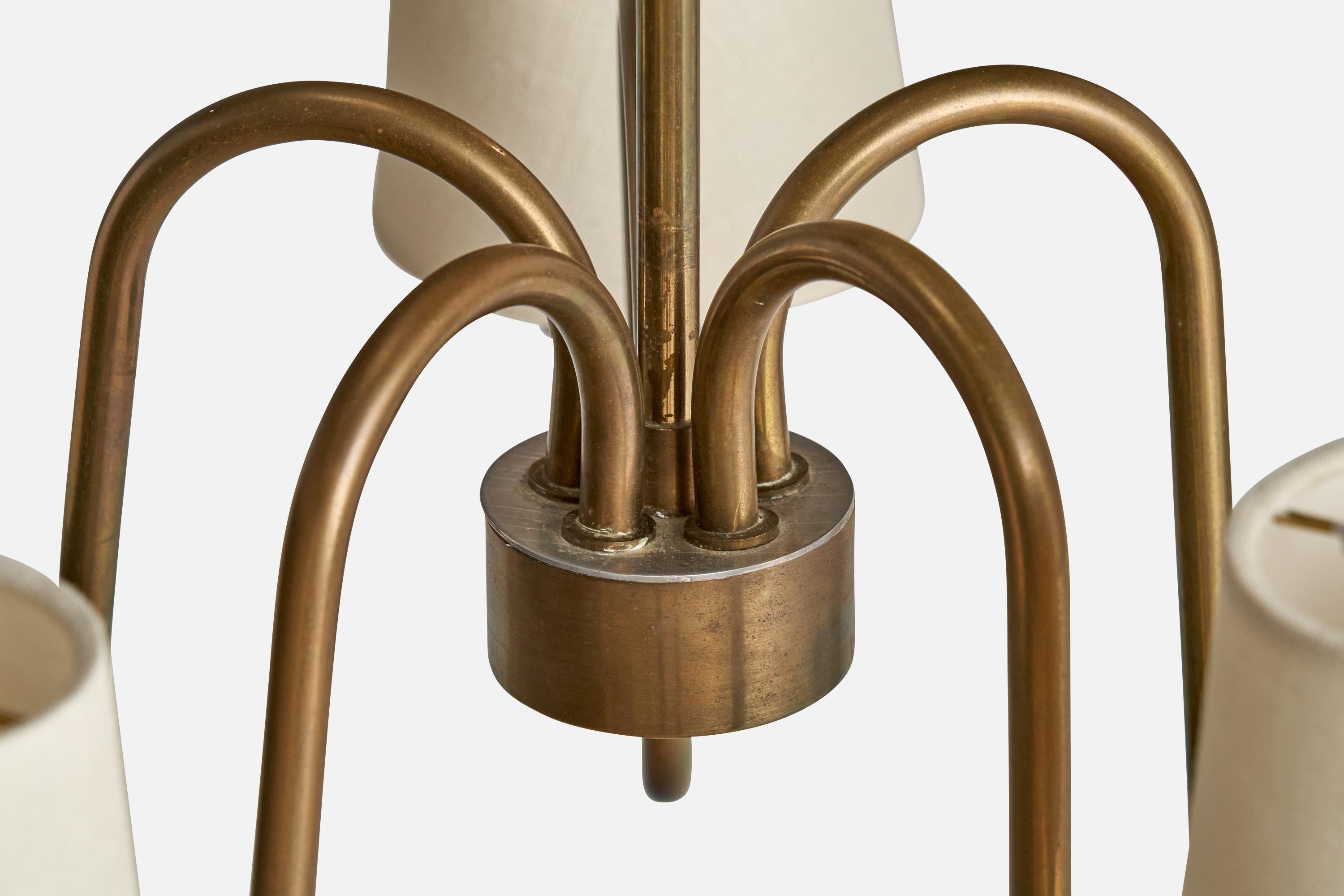 Ottone Lampadario di design svedese, ottone, tessuto, Svezia, anni '1940 in vendita