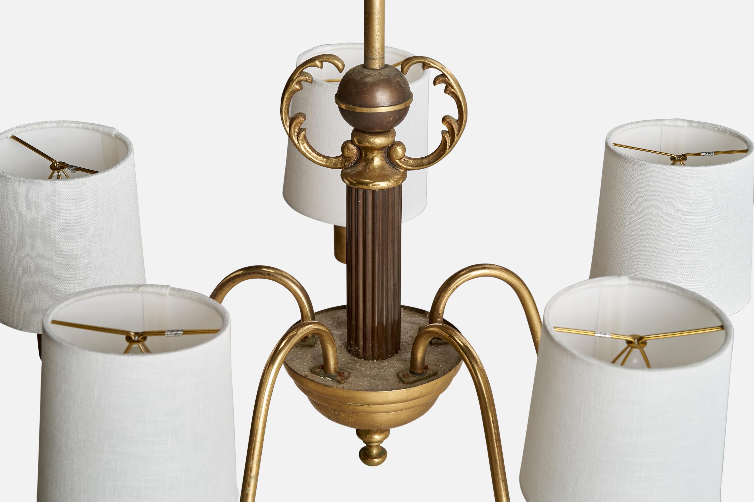 Ottone Lampadario di design svedese, ottone, tessuto, Svezia, anni '1940 in vendita